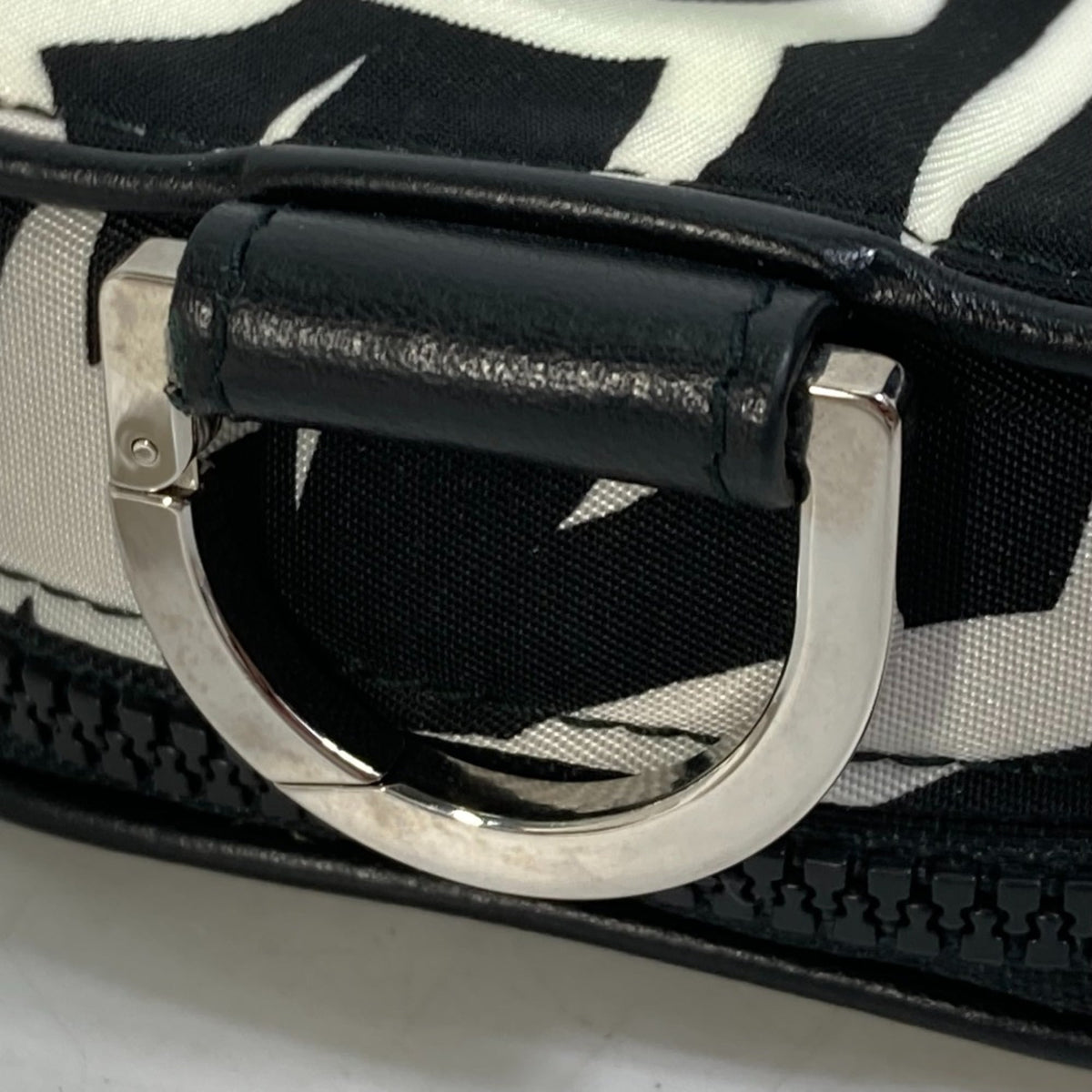 Dior Homme White Cloth Pouch (Pre-Owned)