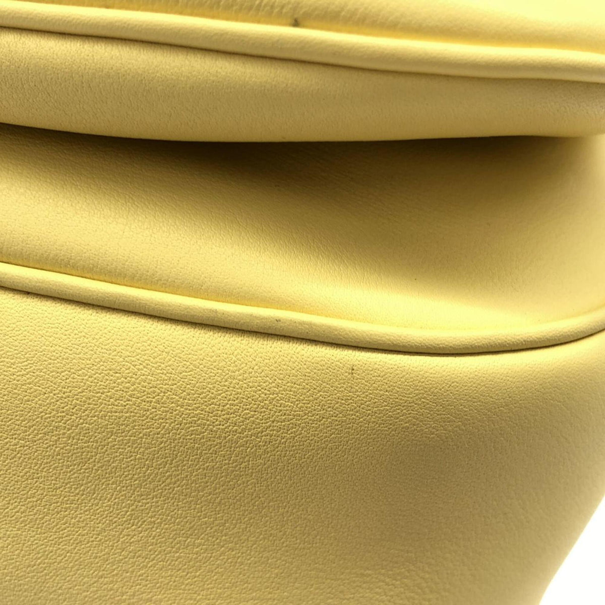 Gucci Yellow Leather Shoulder Bag (Pre-Owned)