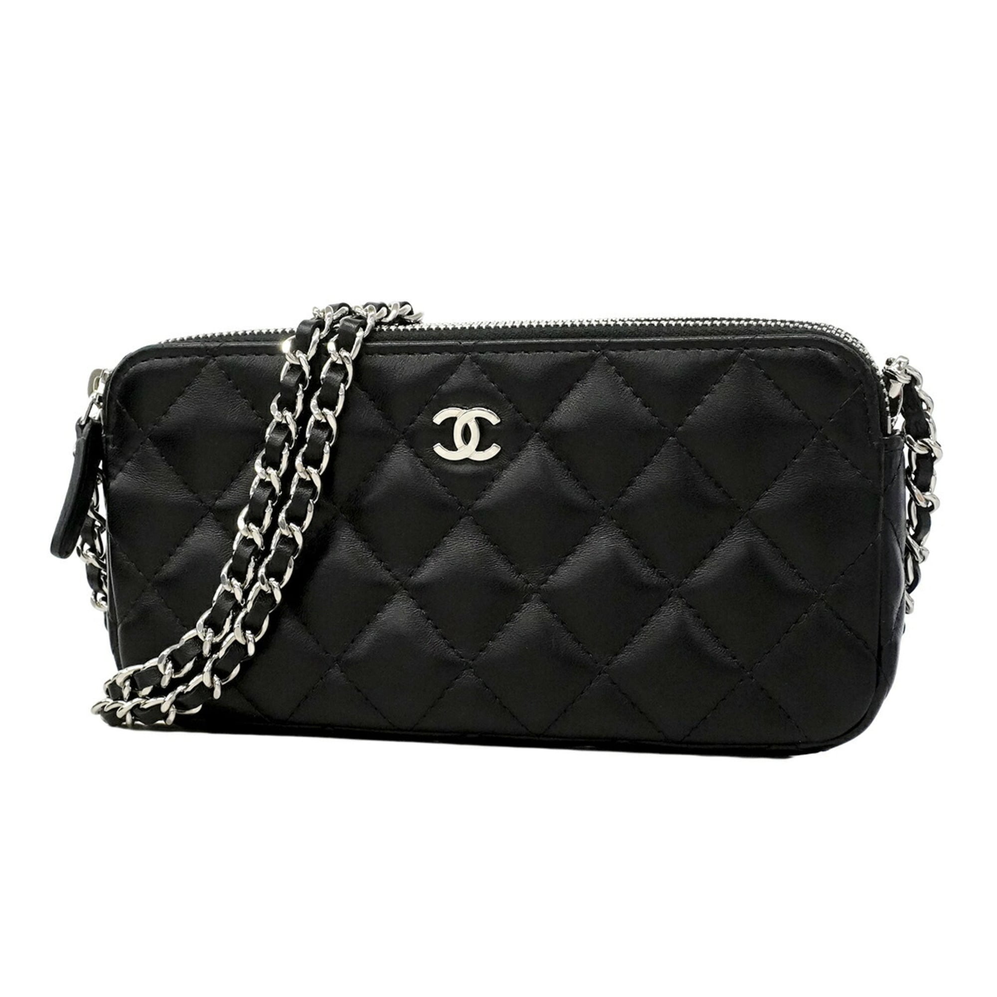 Chanel Black Leather Shoulder Bag (Pre-Owned)