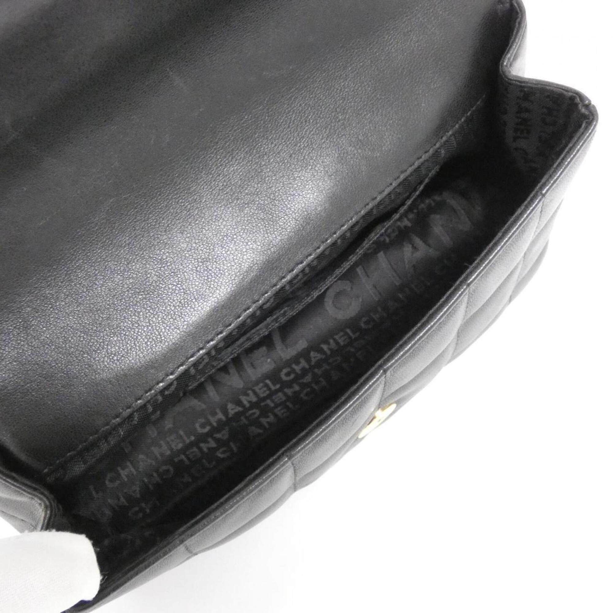 Chanel Black Leather Shoulder Bag (Pre-Owned)