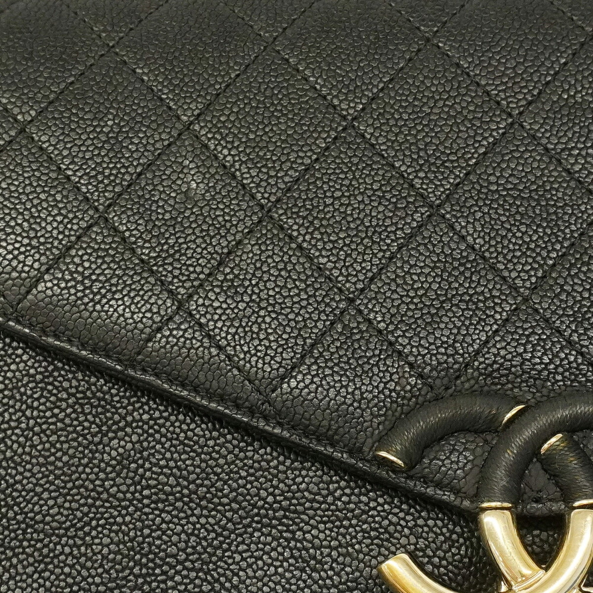Chanel Black Grained Calfskin Handbag (Pre-Owned)
