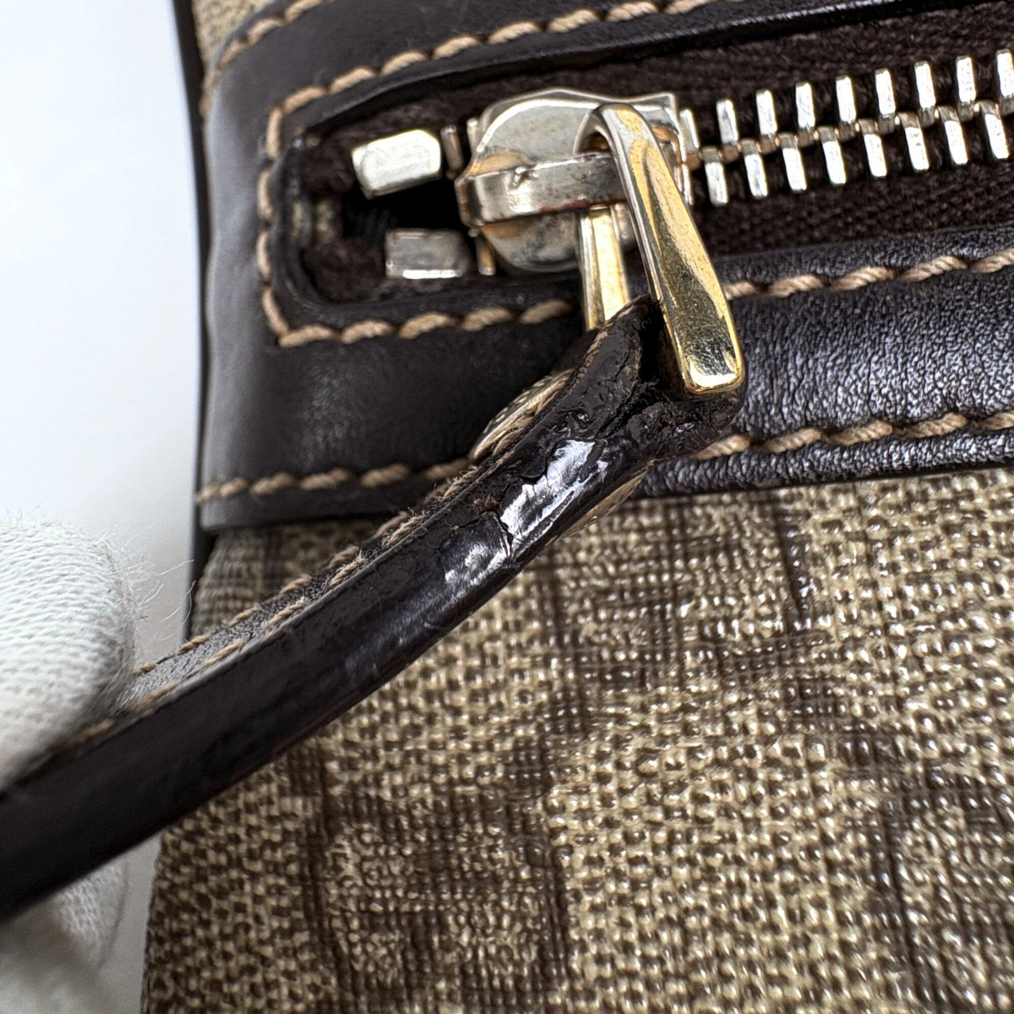 Gucci Beige Brown Coated Canvas Shoulder Bag (Pre-Owned)