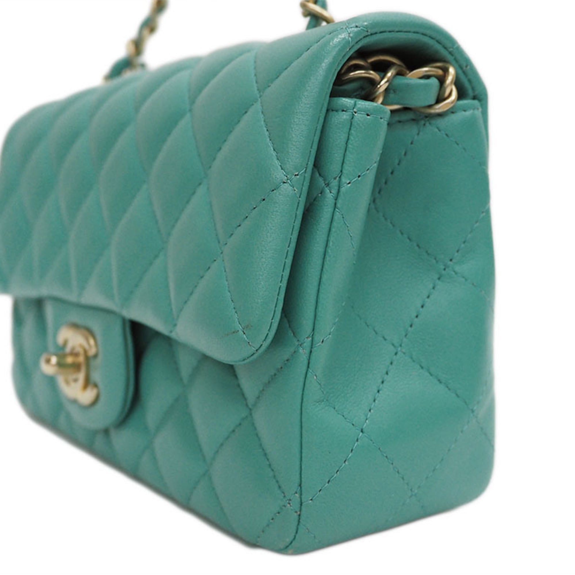 Chanel Green Shoulder Bag (Pre-Owned)