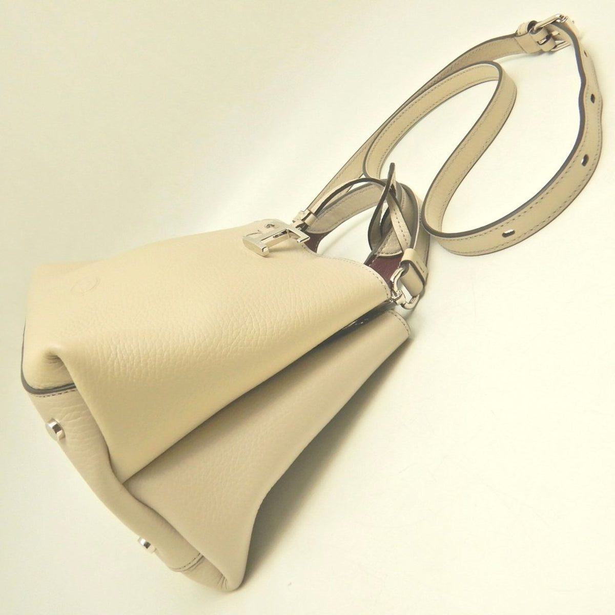 Tod's Brown Leather Handbag (Pre-Owned)