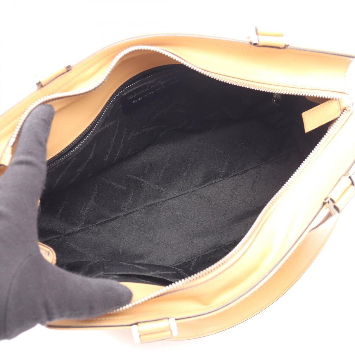 Salvatore Ferragamo Beige Leather Handbag (Pre-Owned)