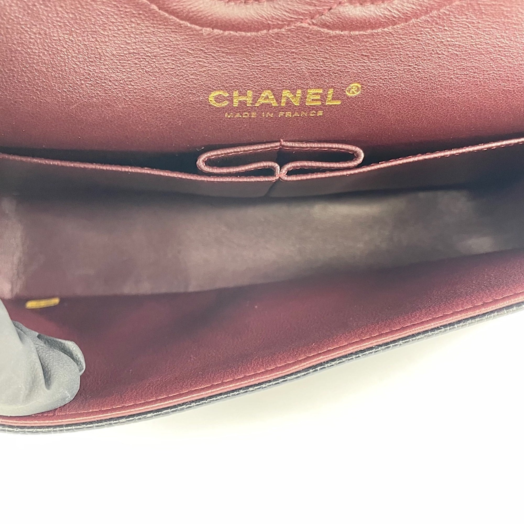 Chanel Black Shoulder Bag (Pre-Owned)