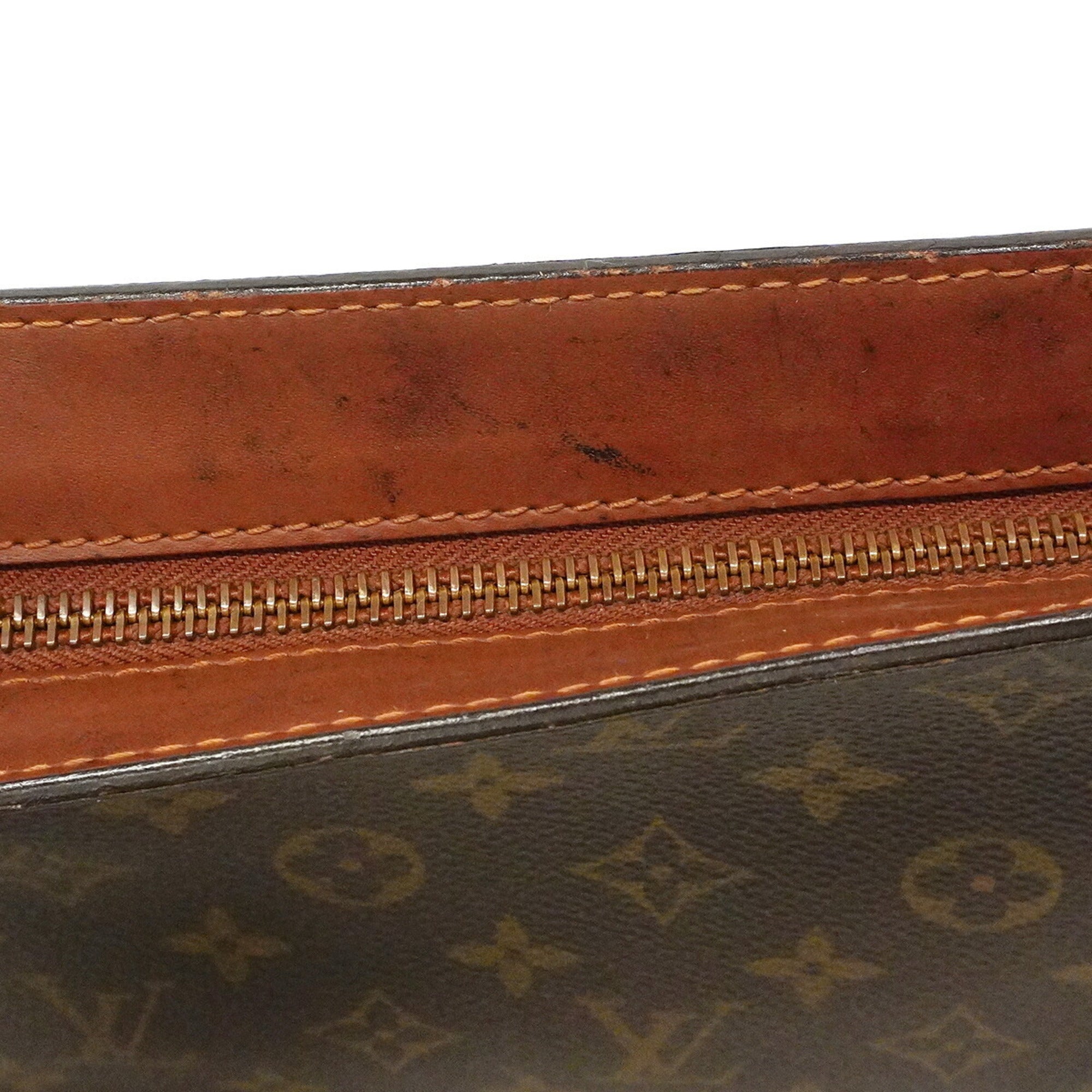 Louis Vuitton Brown Clutch Bag (Pre-Owned)