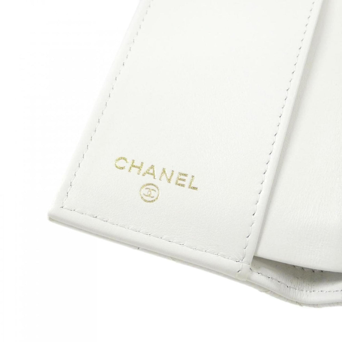 Chanel White Grained Calfskin Wallet (Tri-Fold) (Pre-Owned)