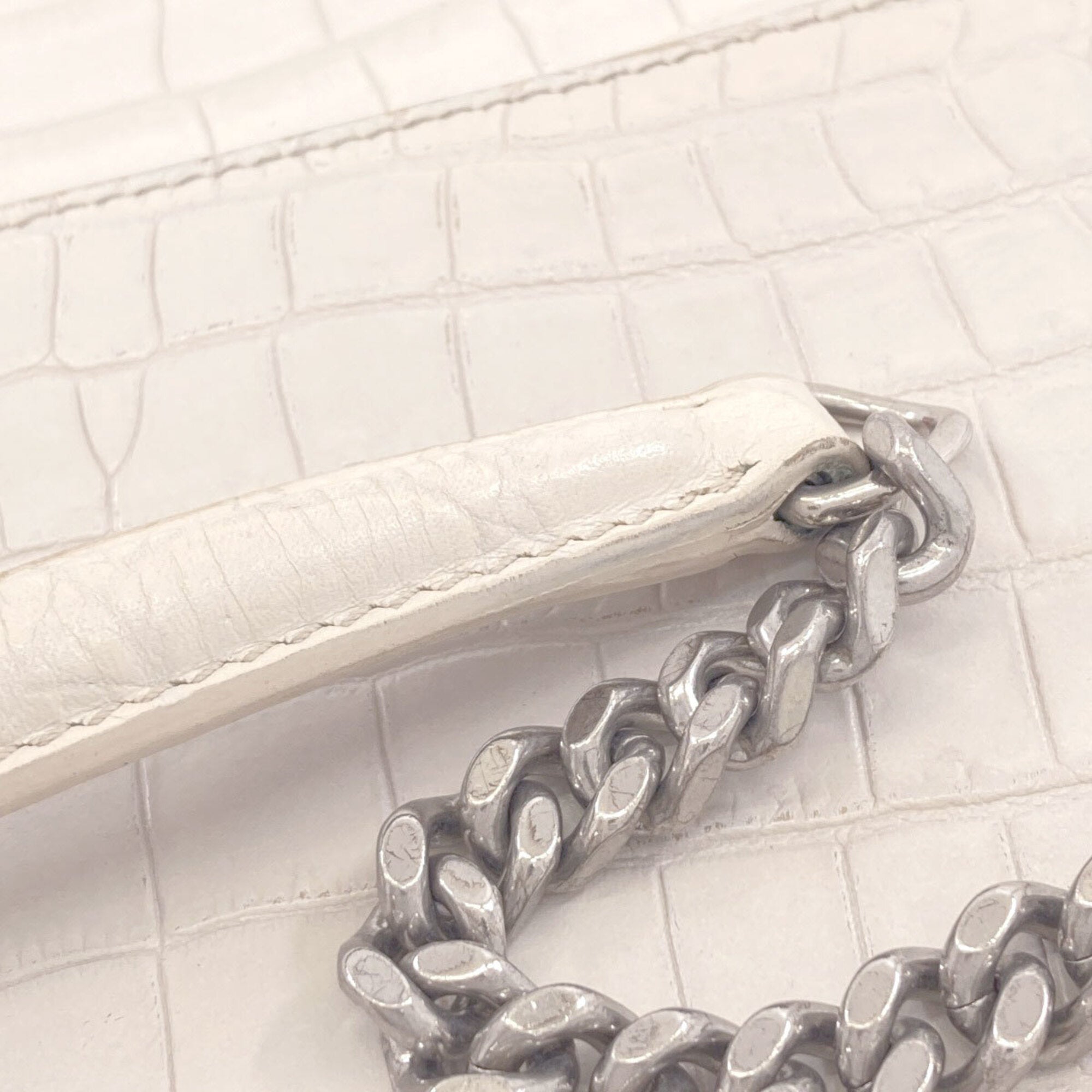 Saint Laurent White Leather Shoulder Bag (Pre-Owned)