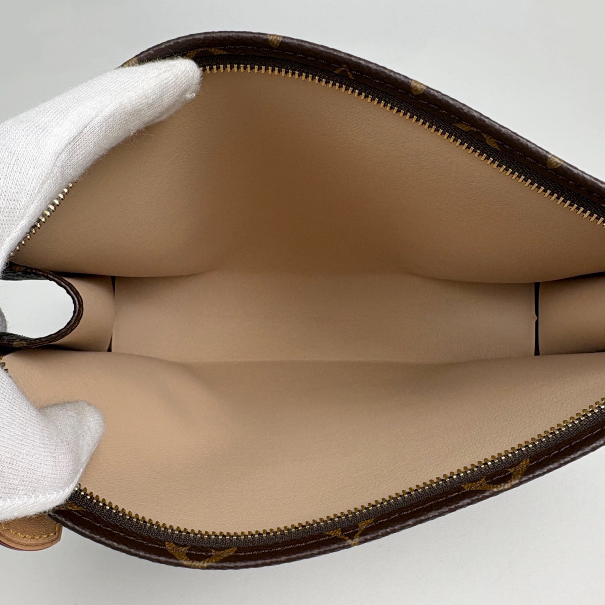 Louis Vuitton Monogram Brown Monogram Clutch Bag (Pre-Owned)