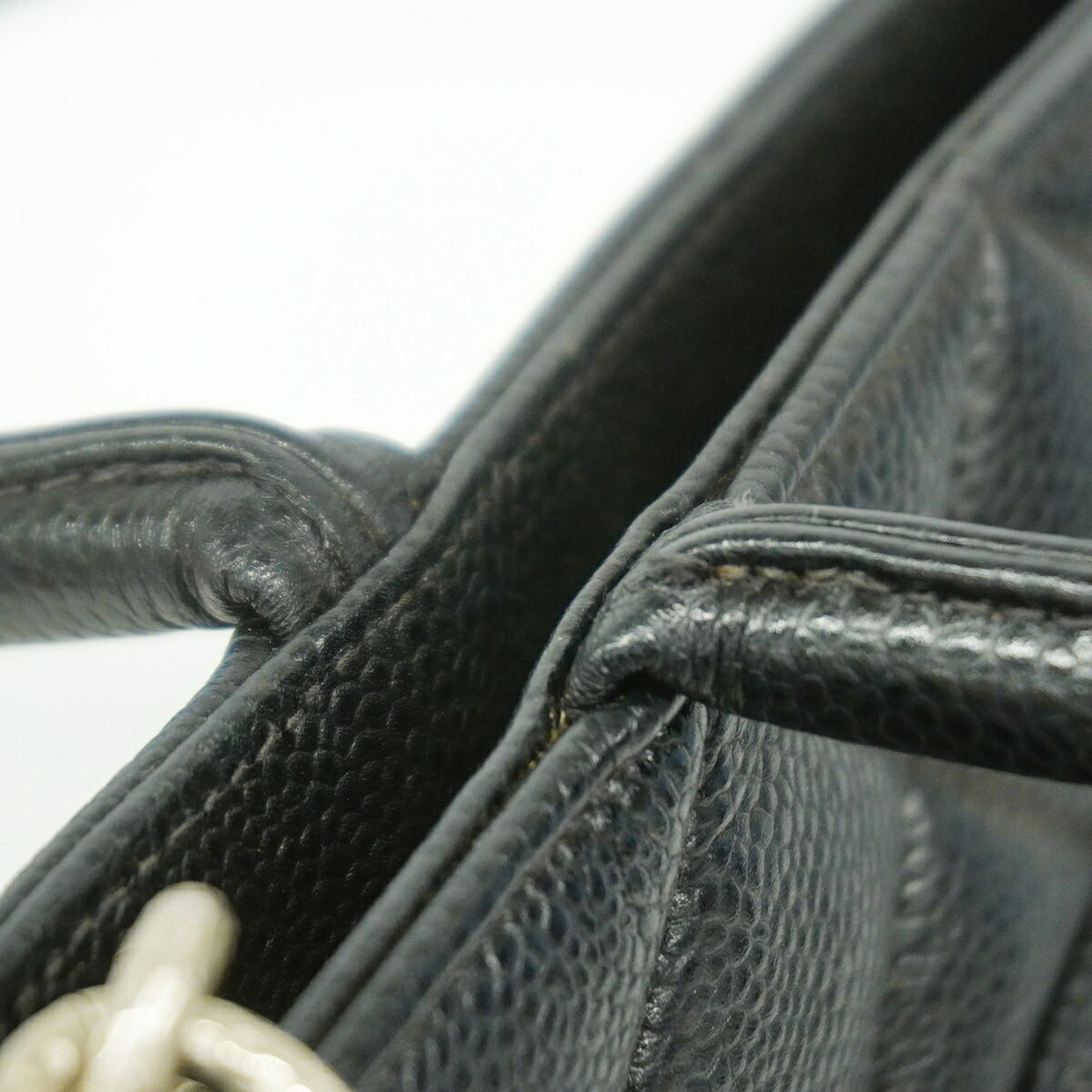 Chanel Black Grained Calfskin Tote Bag (Pre-Owned)