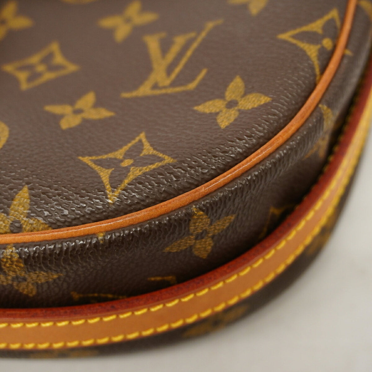 Louis Vuitton Brown Shoulder Bag (Pre-Owned)