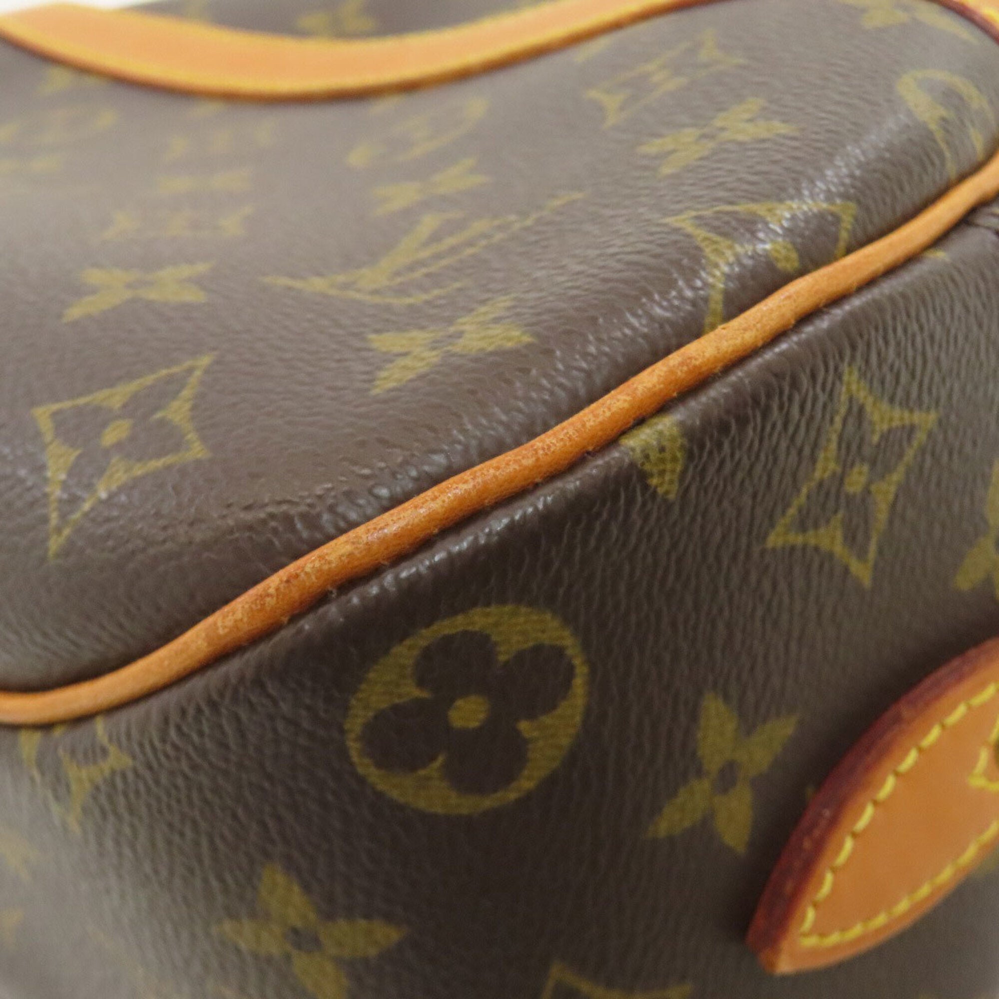 Louis Vuitton Monogram Monogram Monogram Canvas Shoulder Bag (Pre-Owned)
