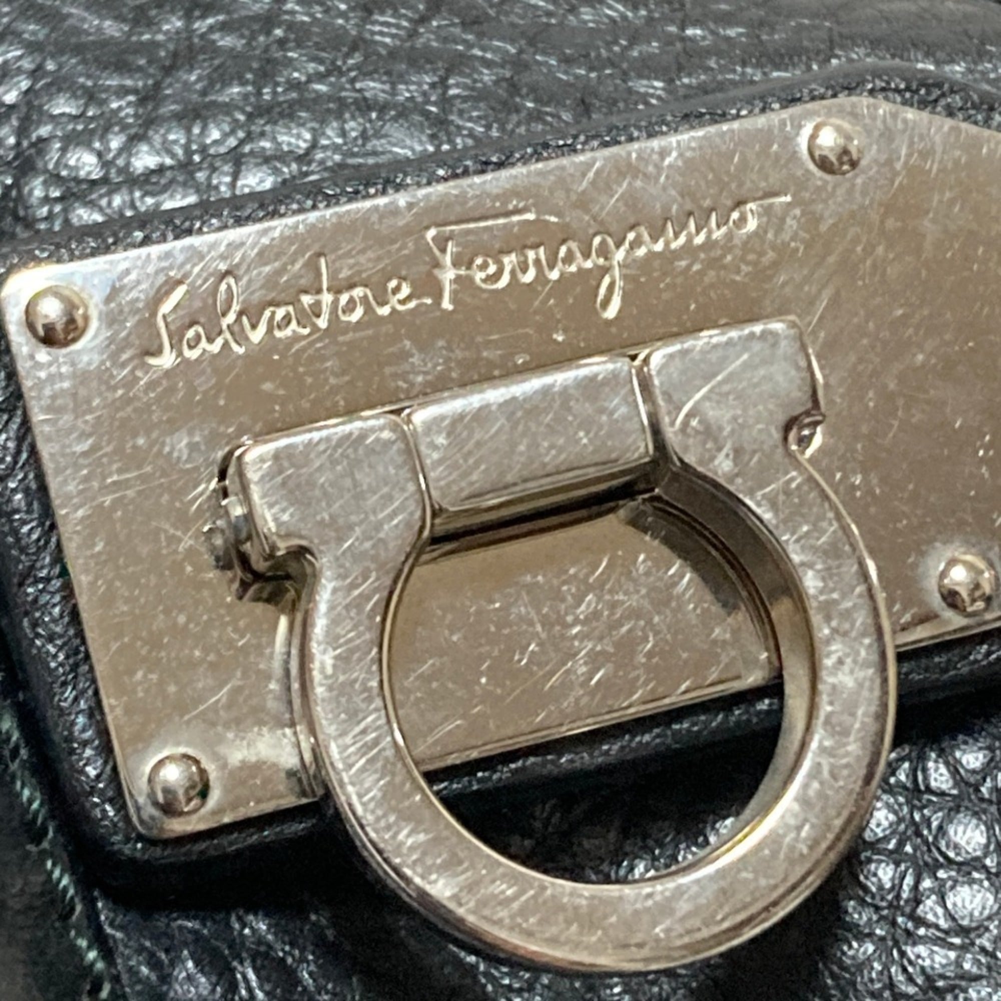 Salvatore Ferragamo Black Handbag (Pre-Owned)