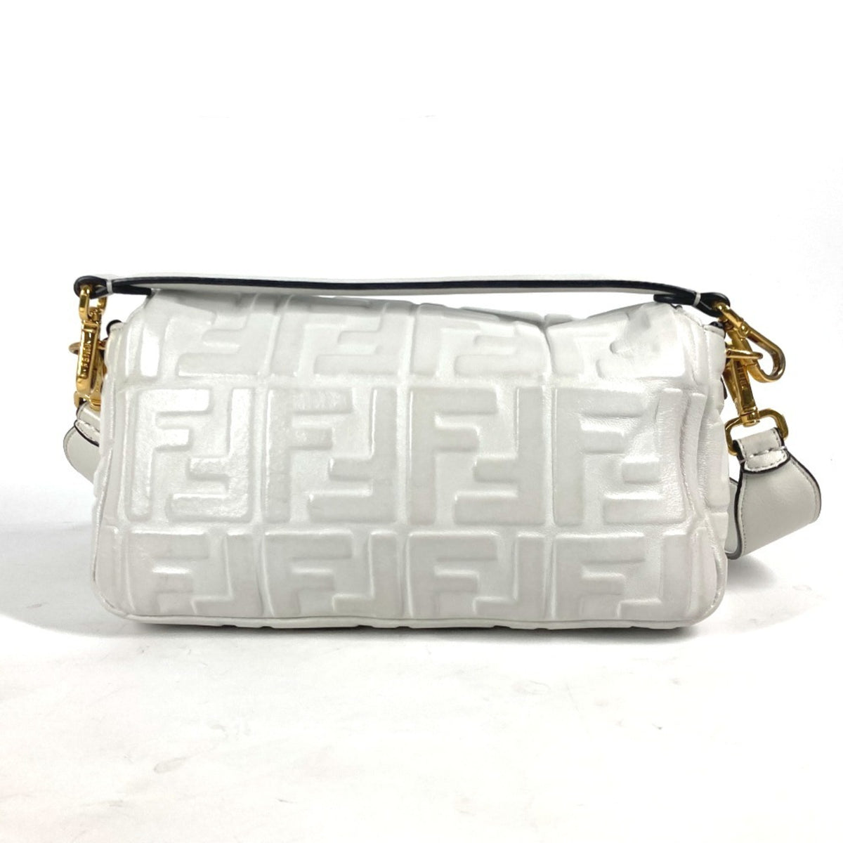 Fendi White Leather Shoulder Bag (Pre-Owned)