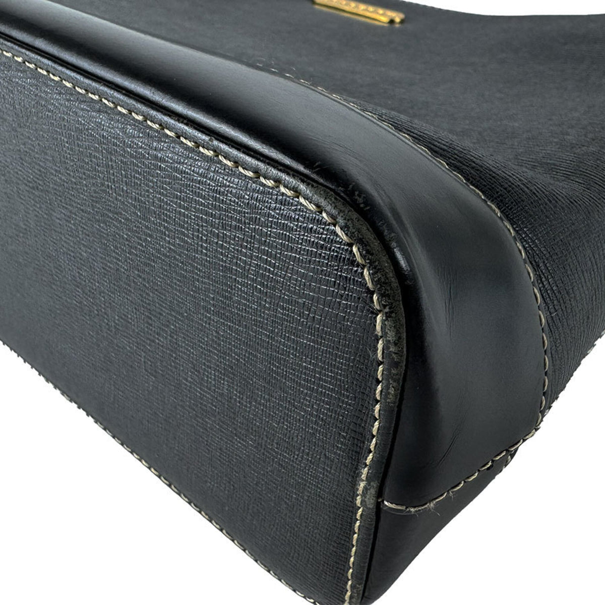 Burberry Black Leather Shoulder Bag (Pre-Owned)