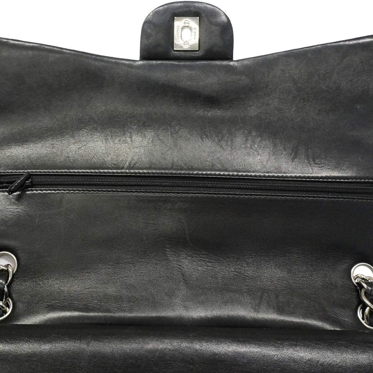Chanel Black Leather Shoulder Bag (Pre-Owned)