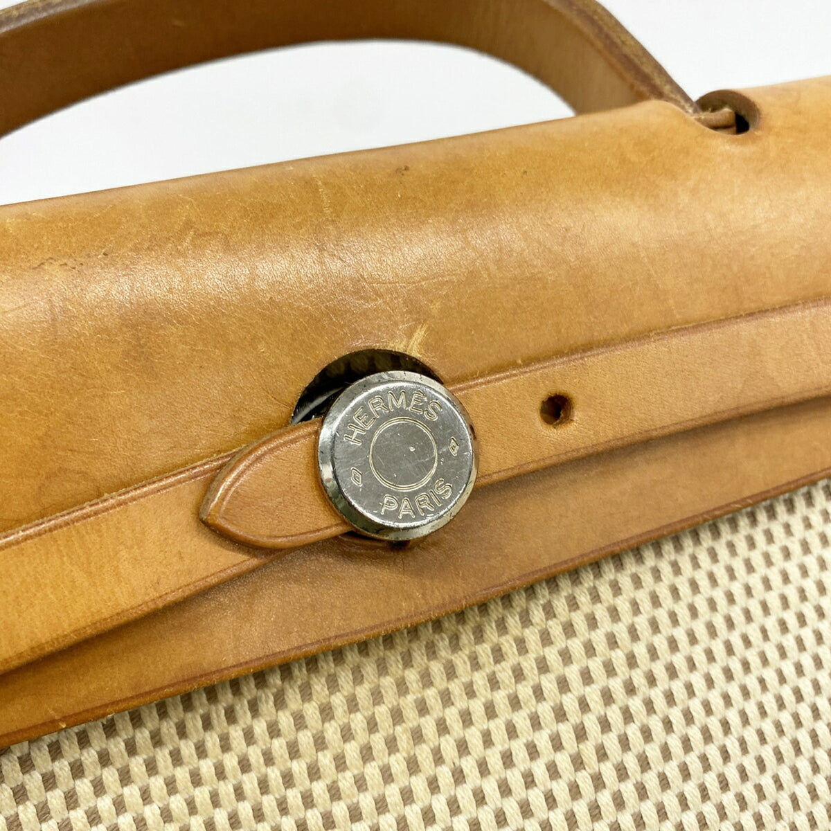 Hermes Natural Handbag (Pre-Owned)