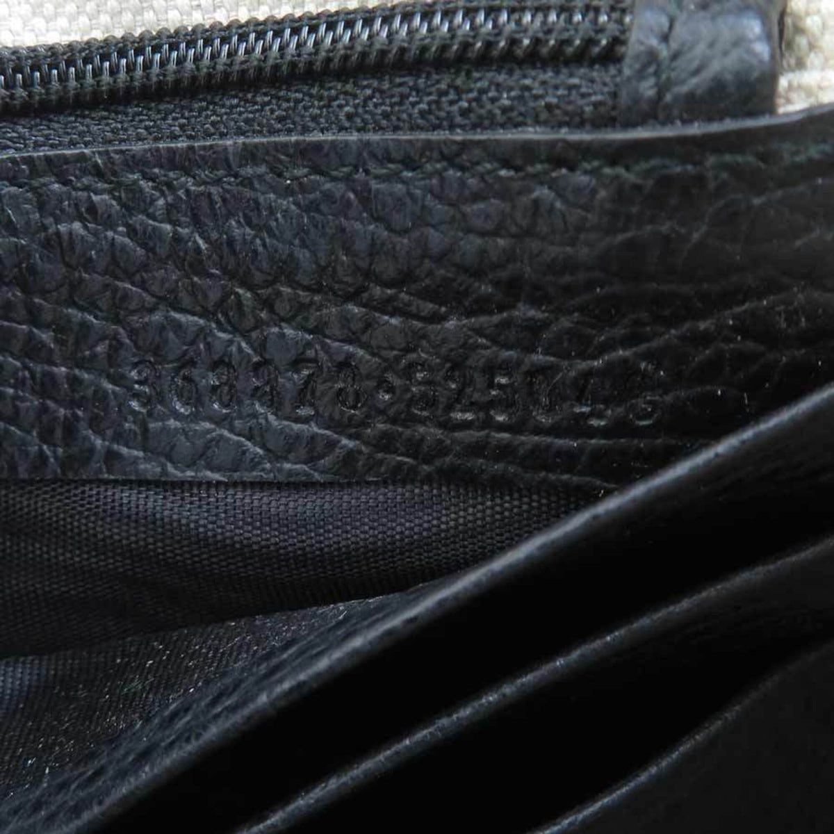 Gucci Black Leather Clutch Bag Pouch (Pre-Owned)