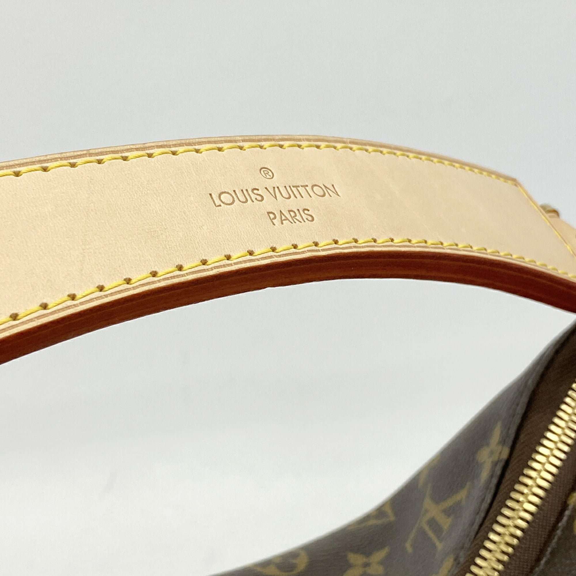 Louis Vuitton Brown Shoulder Bag (Pre-Owned)