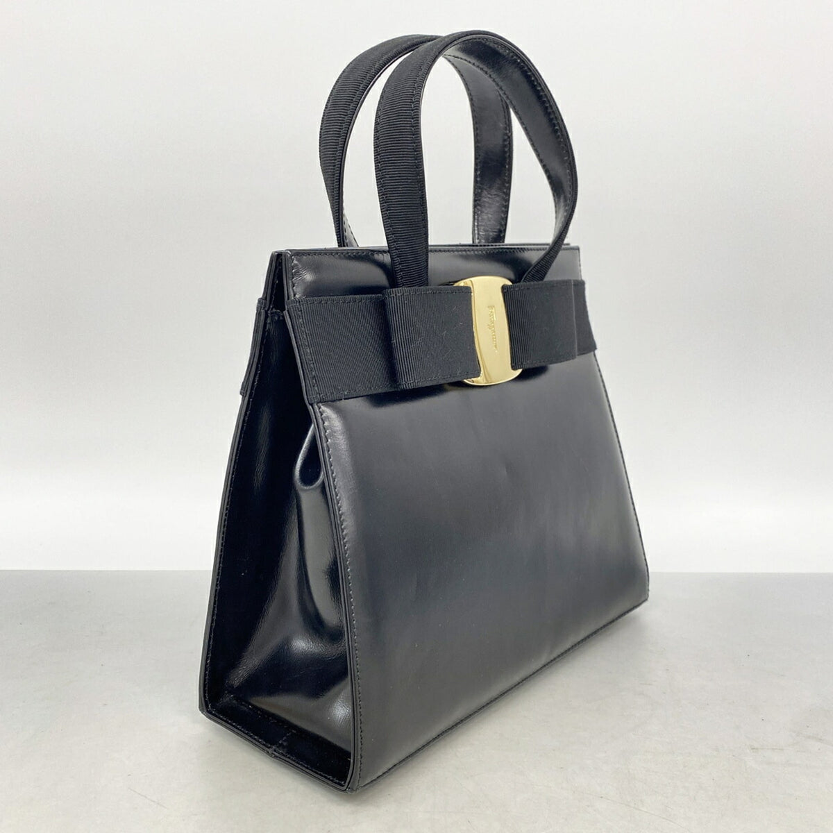 Salvatore Ferragamo Black Leather Handbag (Pre-Owned)