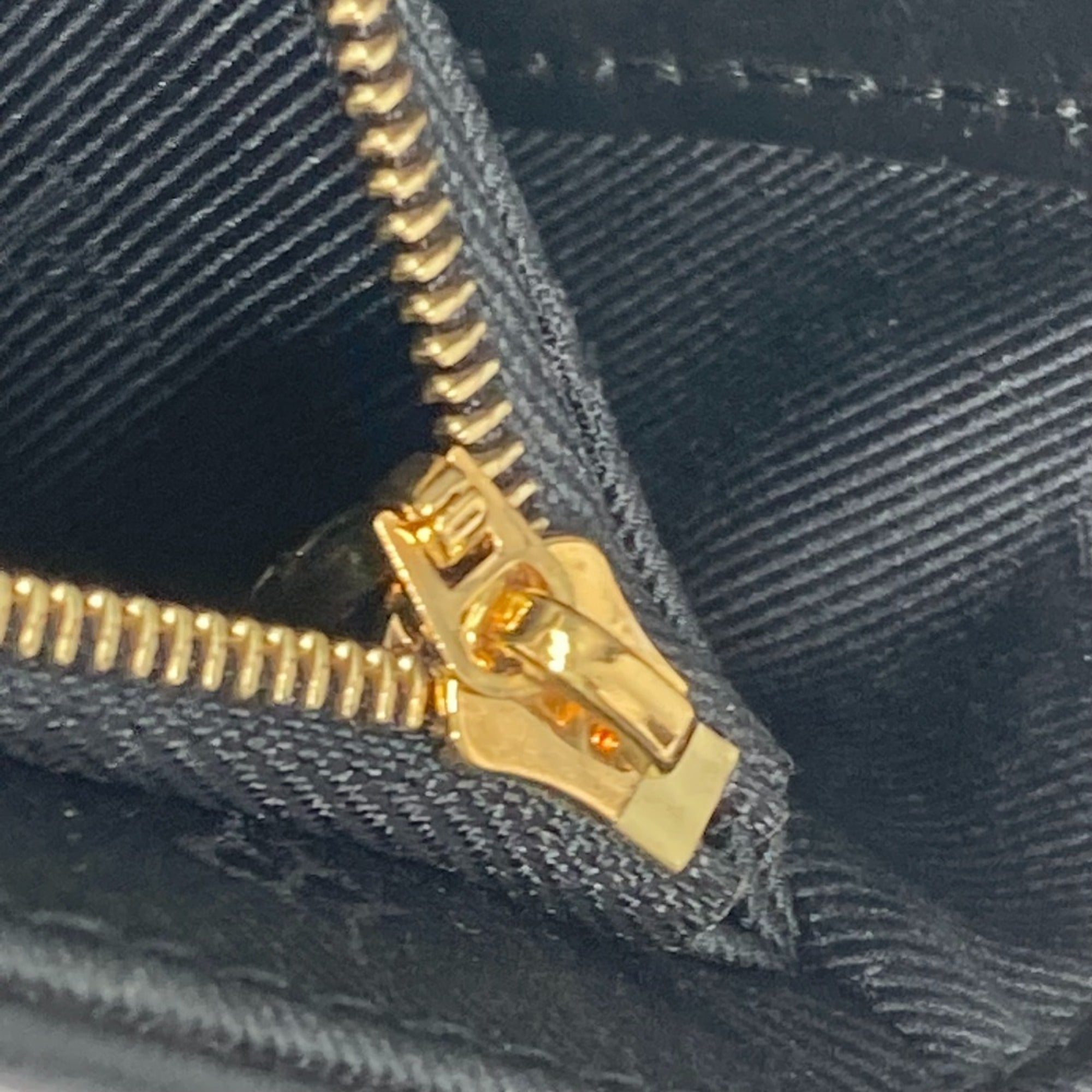 Louis Vuitton Monogram Black Monogram Leather Clutch Bag Shoulder Bag (Pre-Owned)