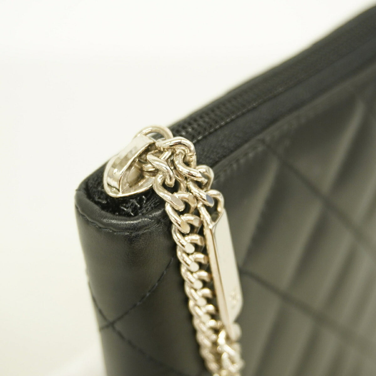 Chanel Black Leather Long Wallet (Bi-Fold) (Pre-Owned)