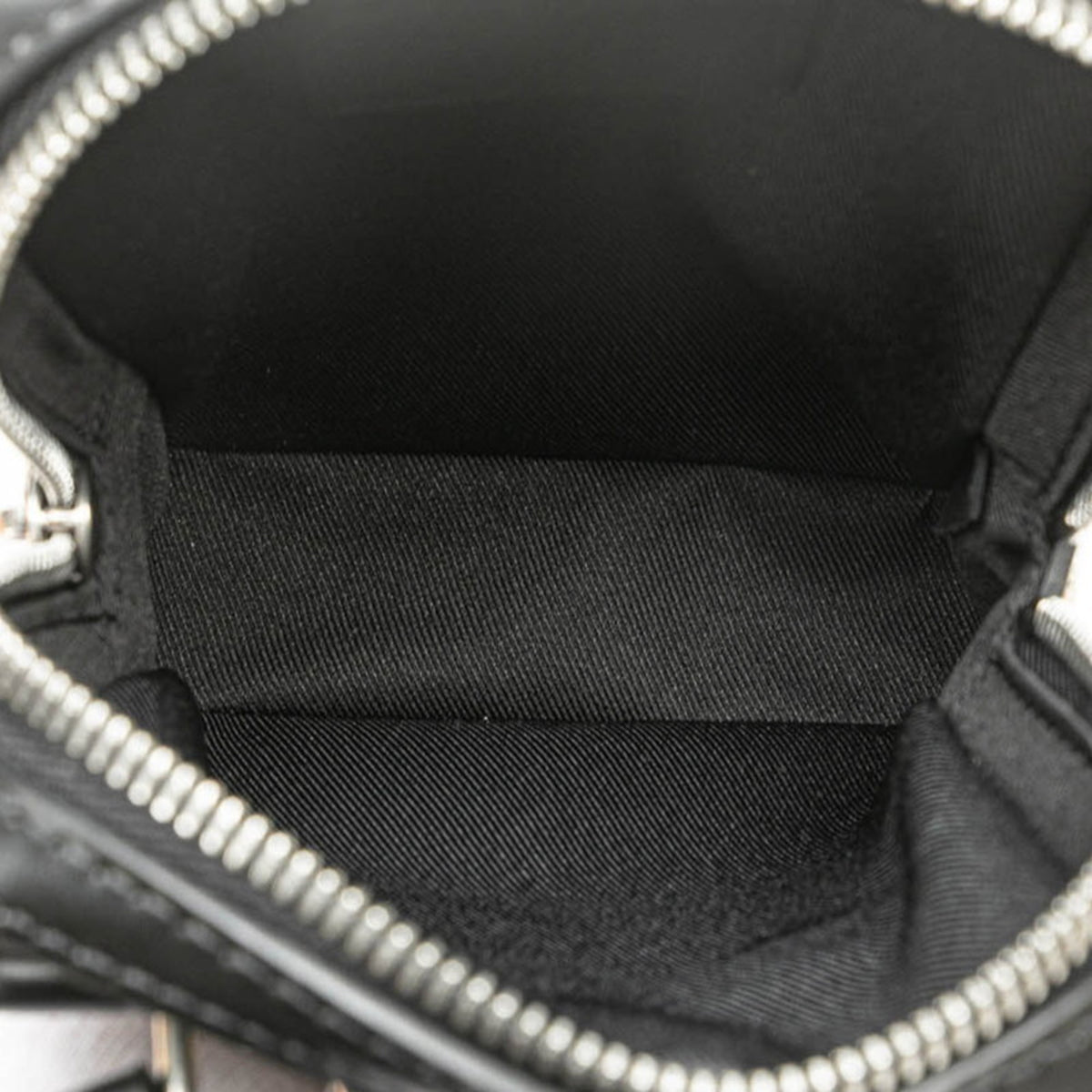 Louis Vuitton Black Leather Shoulder Bag (Pre-Owned)