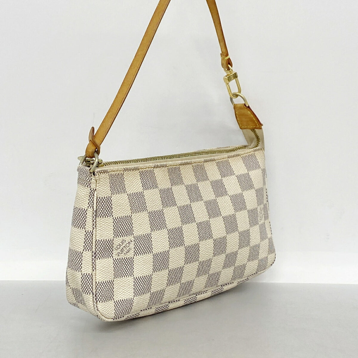 Louis Vuitton White Pouch (Pre-Owned)