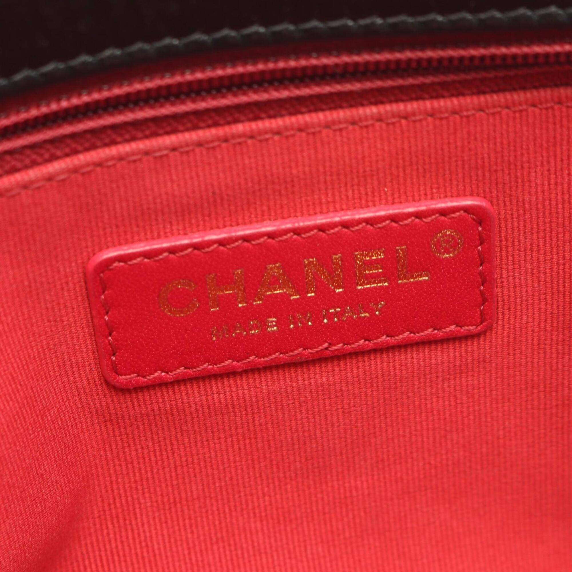 Chanel Black Leather Handbag Shoulder Bag (Pre-Owned)