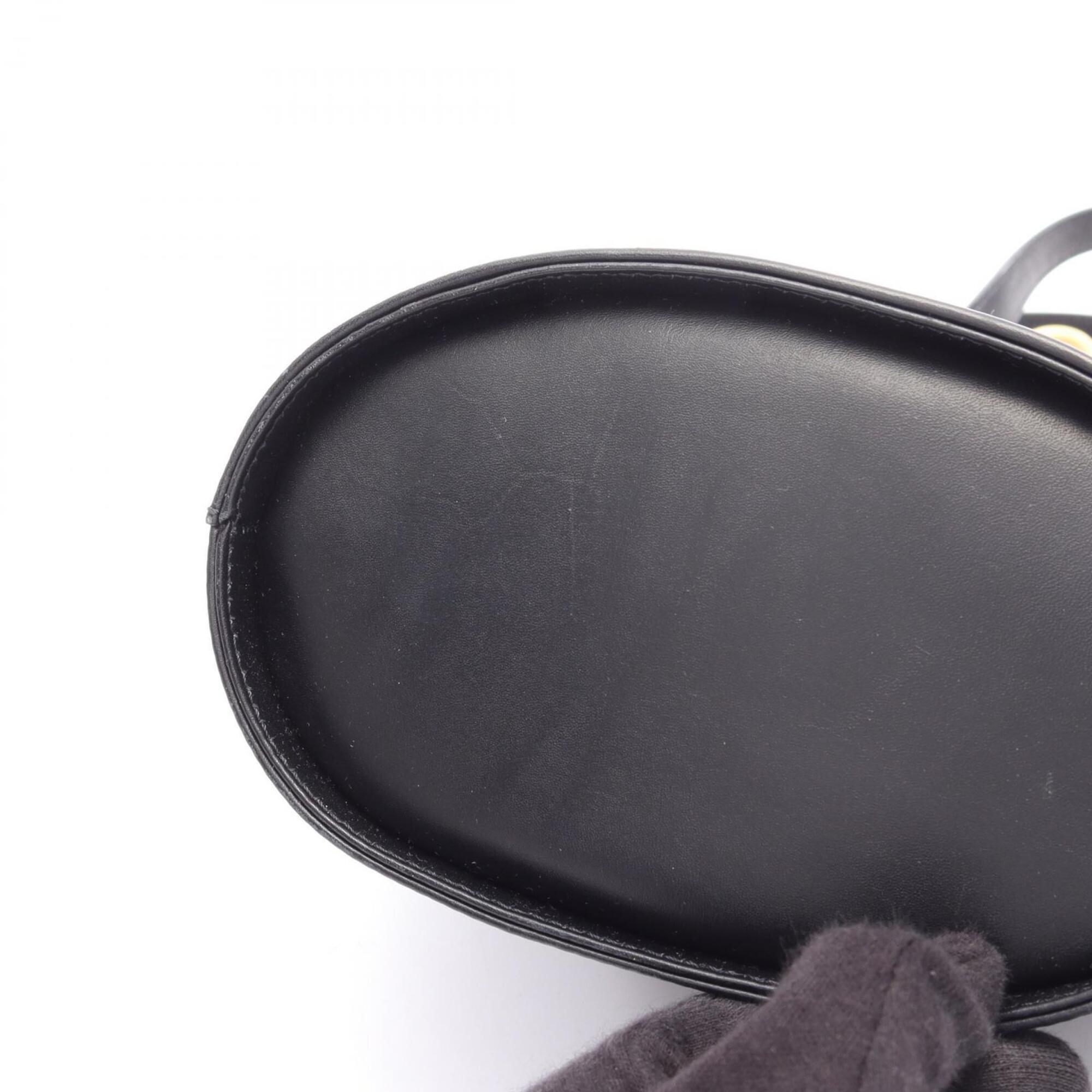 Salvatore Ferragamo Black Leather Handbag (Pre-Owned)