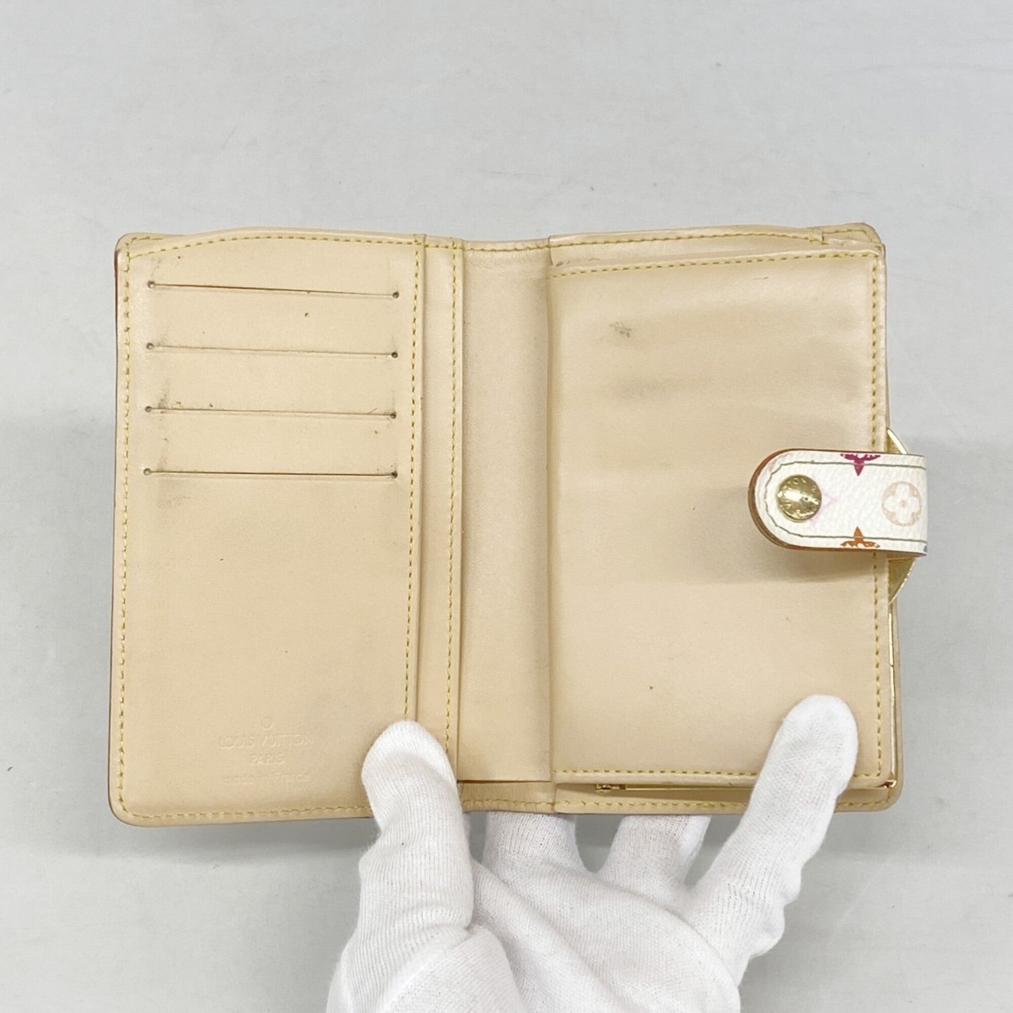 Louis Vuitton Blanc Wallet (Bi-Fold) (Pre-Owned)