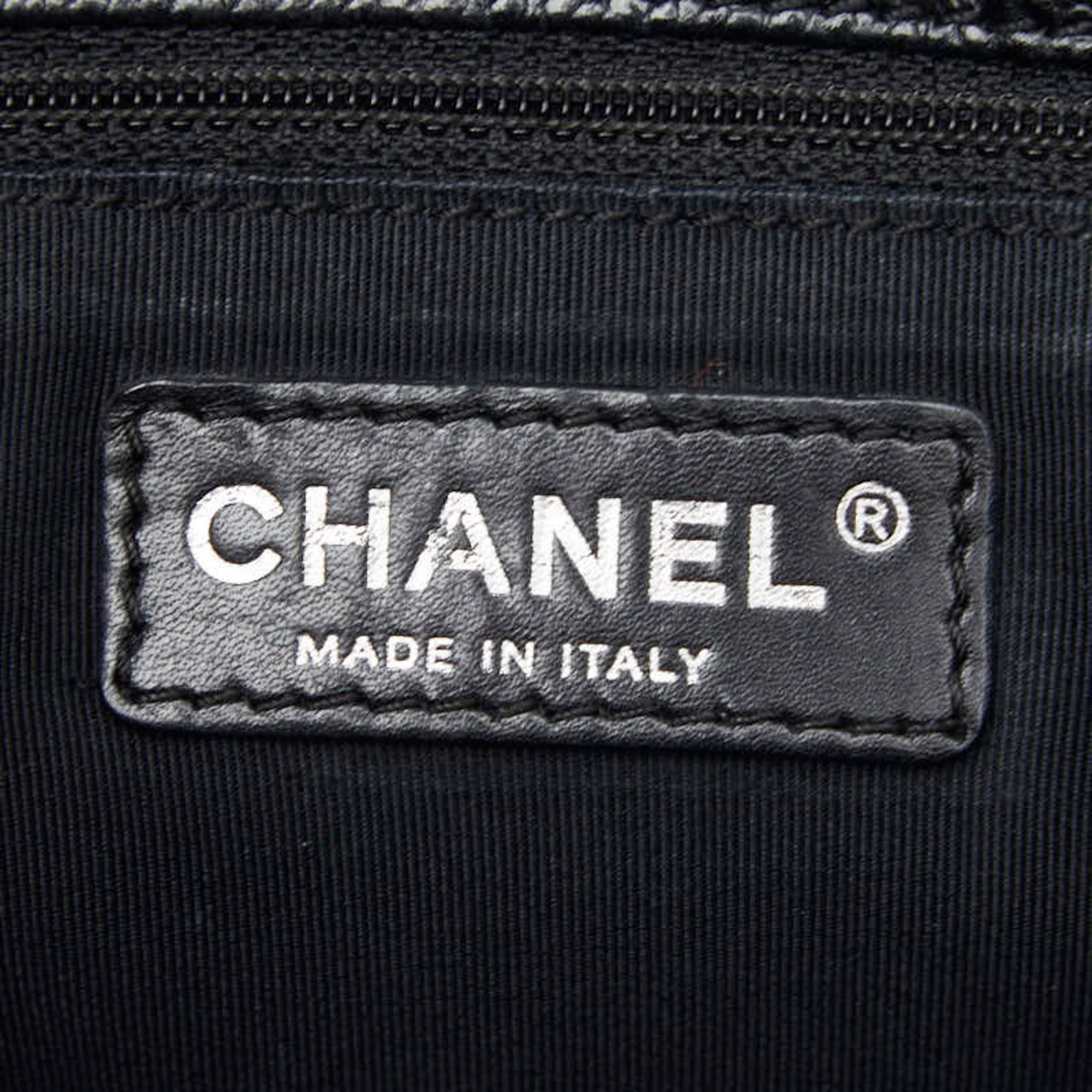 Chanel Black Grained Calfskin Shoulder Bag (Pre-Owned)