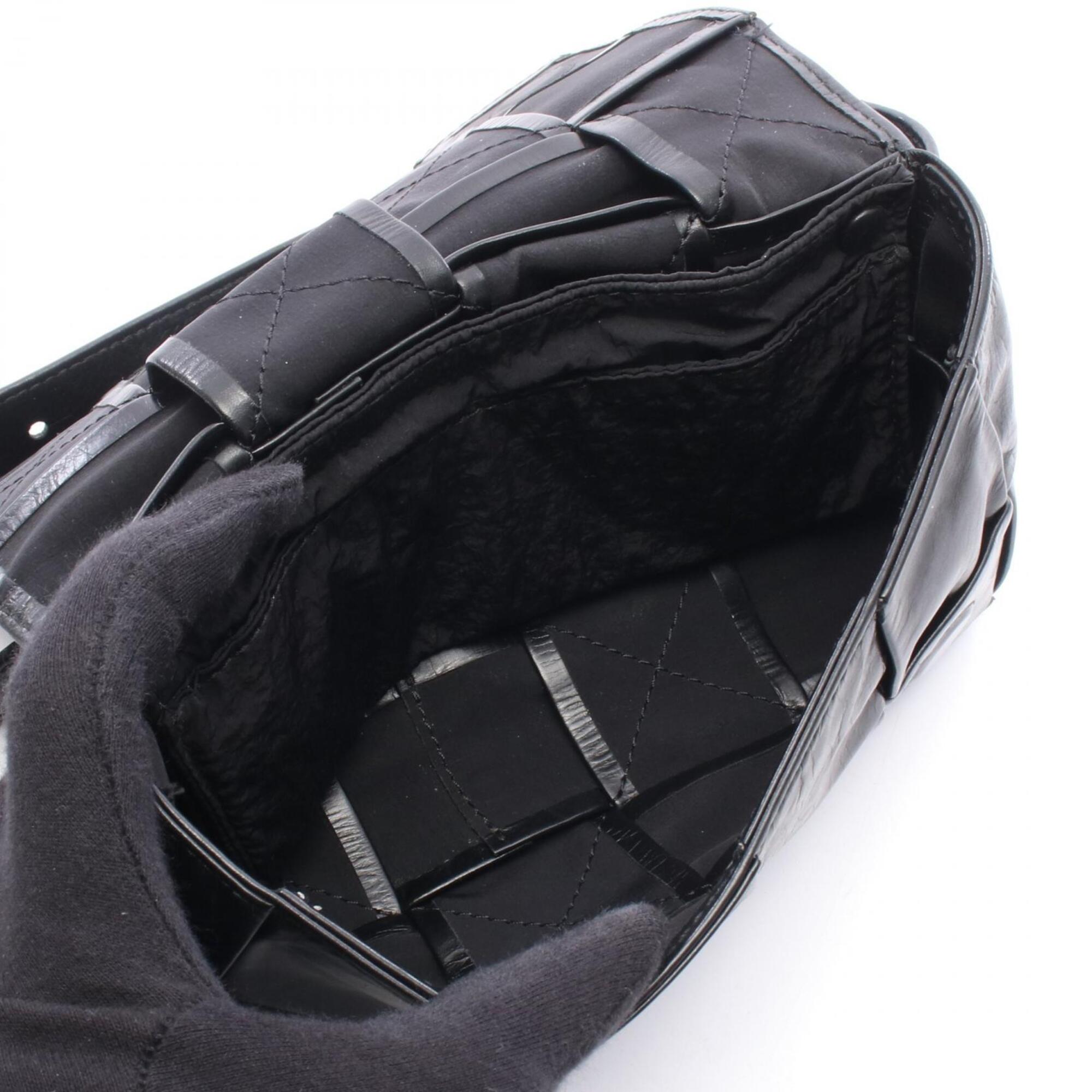 Bottega Veneta Black Leather Fanny Pack Handbag Sling Bag (Pre-Owned)