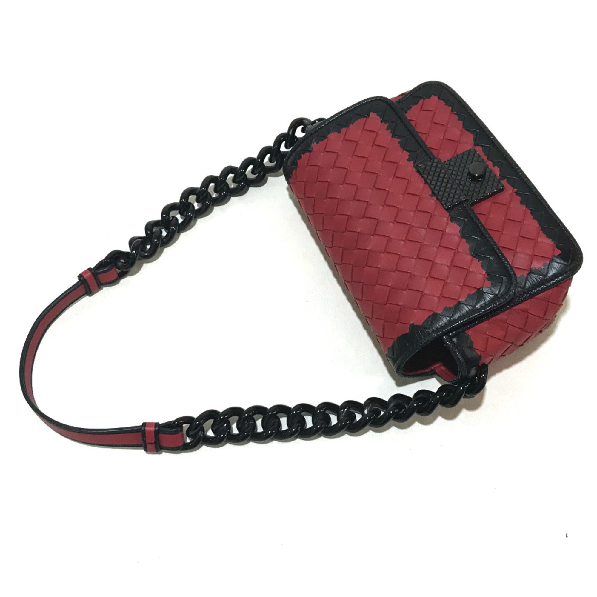 Bottega Veneta Red Leather Shoulder Bag (Pre-Owned)
