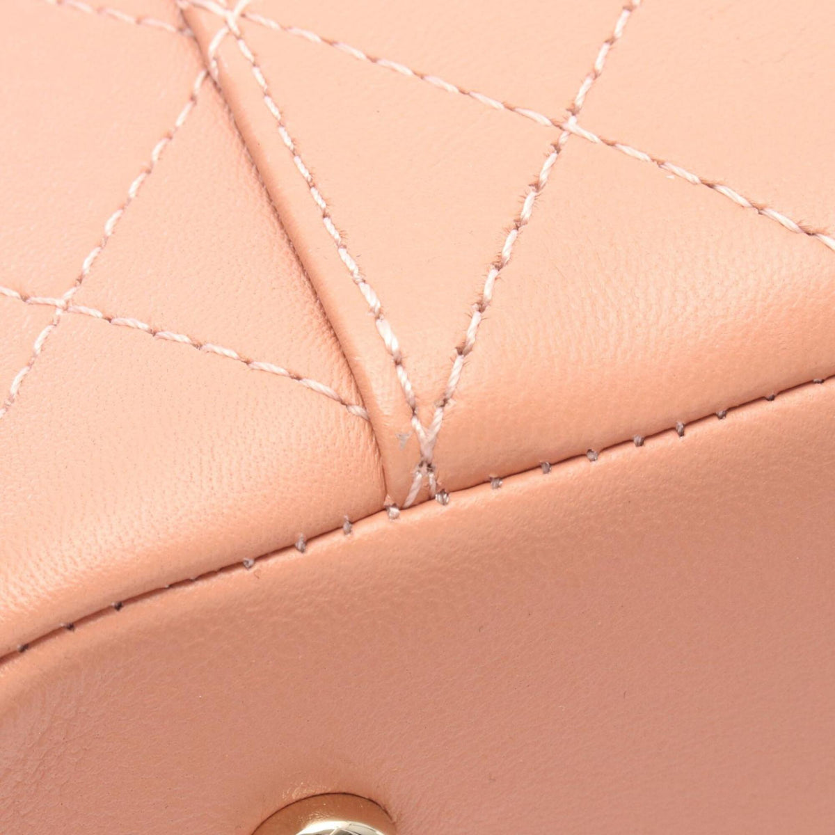 Chanel Matelasse Pink Leather Handbag Shoulder Bag (Pre-Owned)