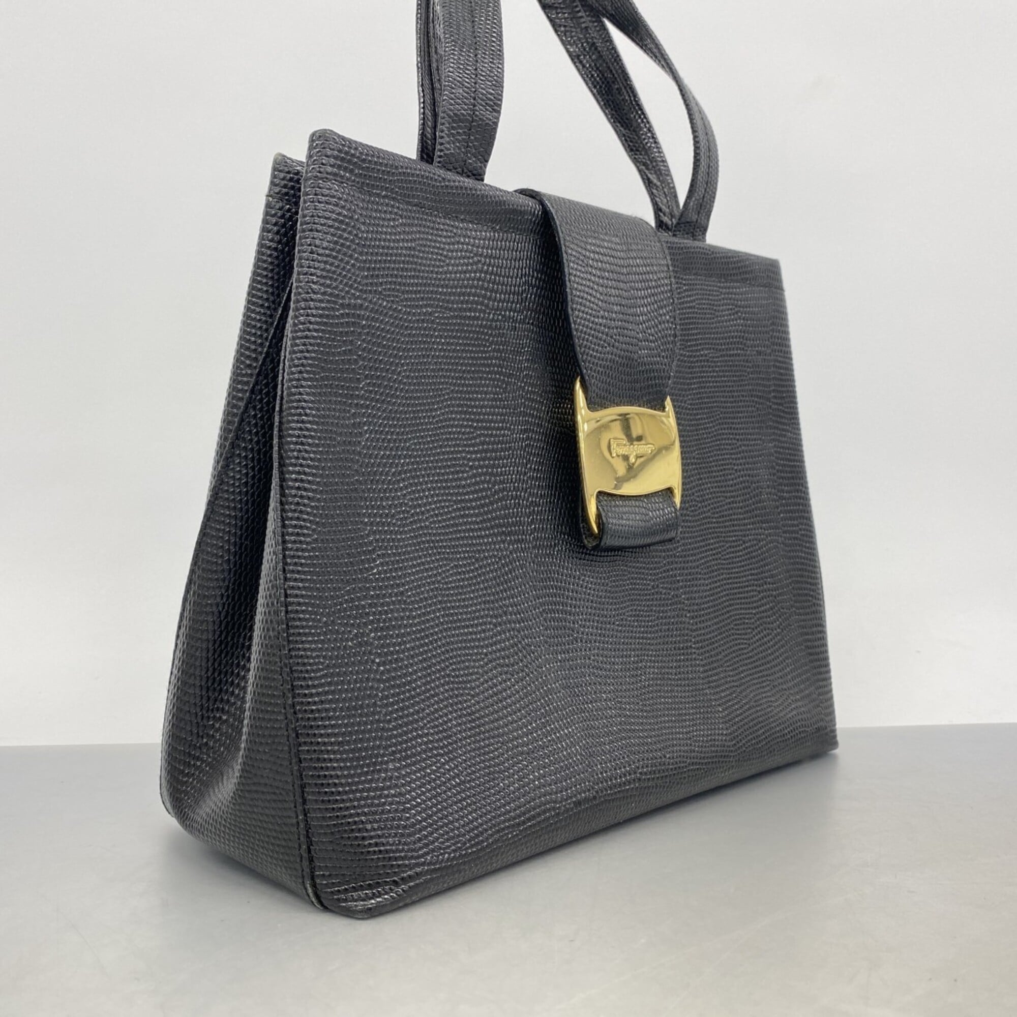 Salvatore Ferragamo Black Leather Handbag (Pre-Owned)