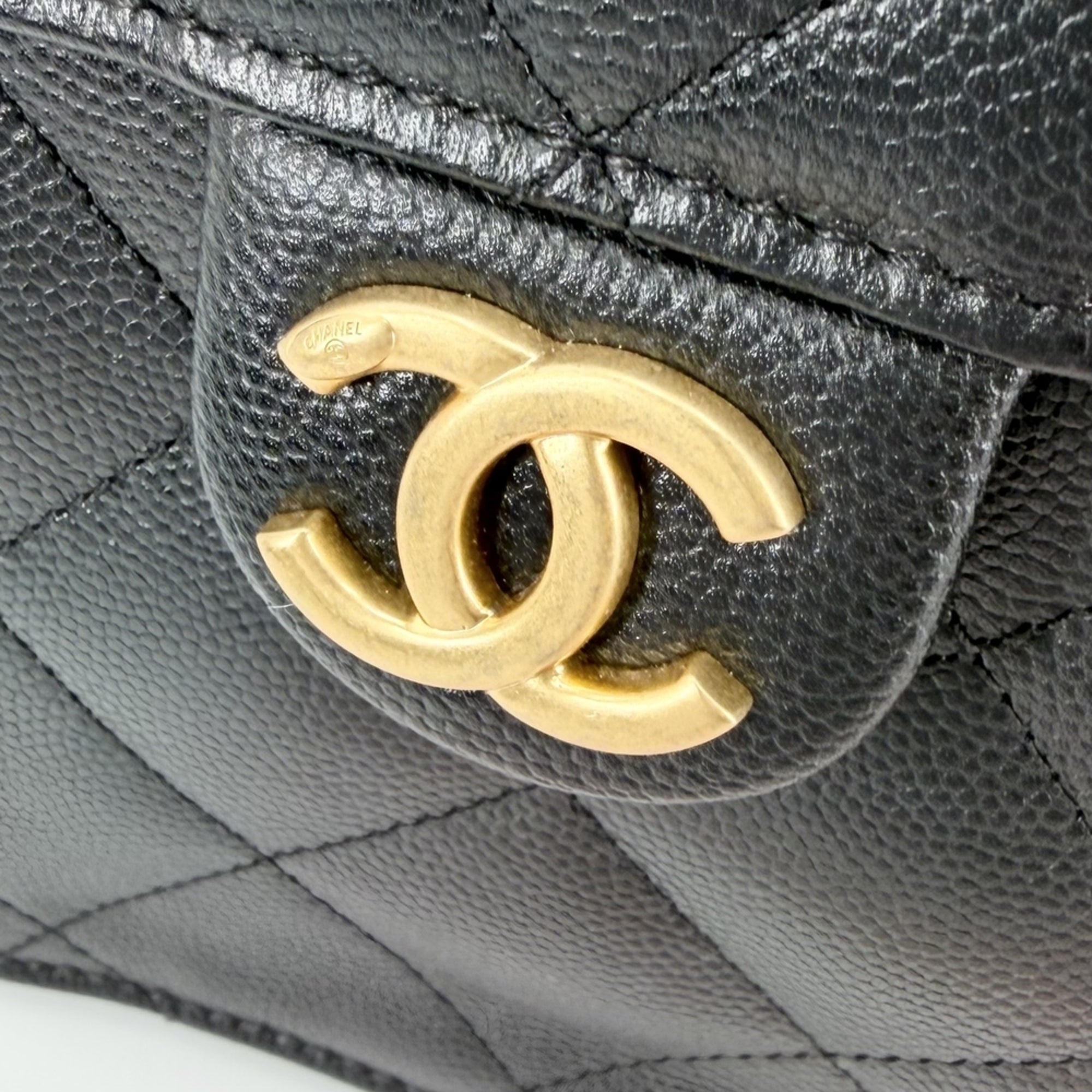 Chanel Black Grained Calfskin Handbag Shoulder Bag (Pre-Owned)
