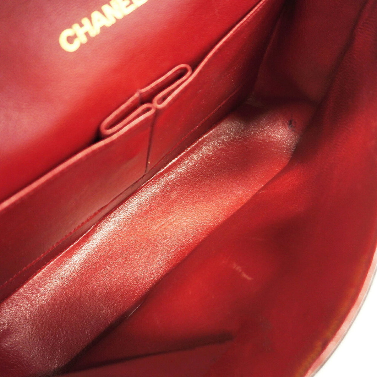 Chanel Black Leather Shoulder Bag (Pre-Owned)
