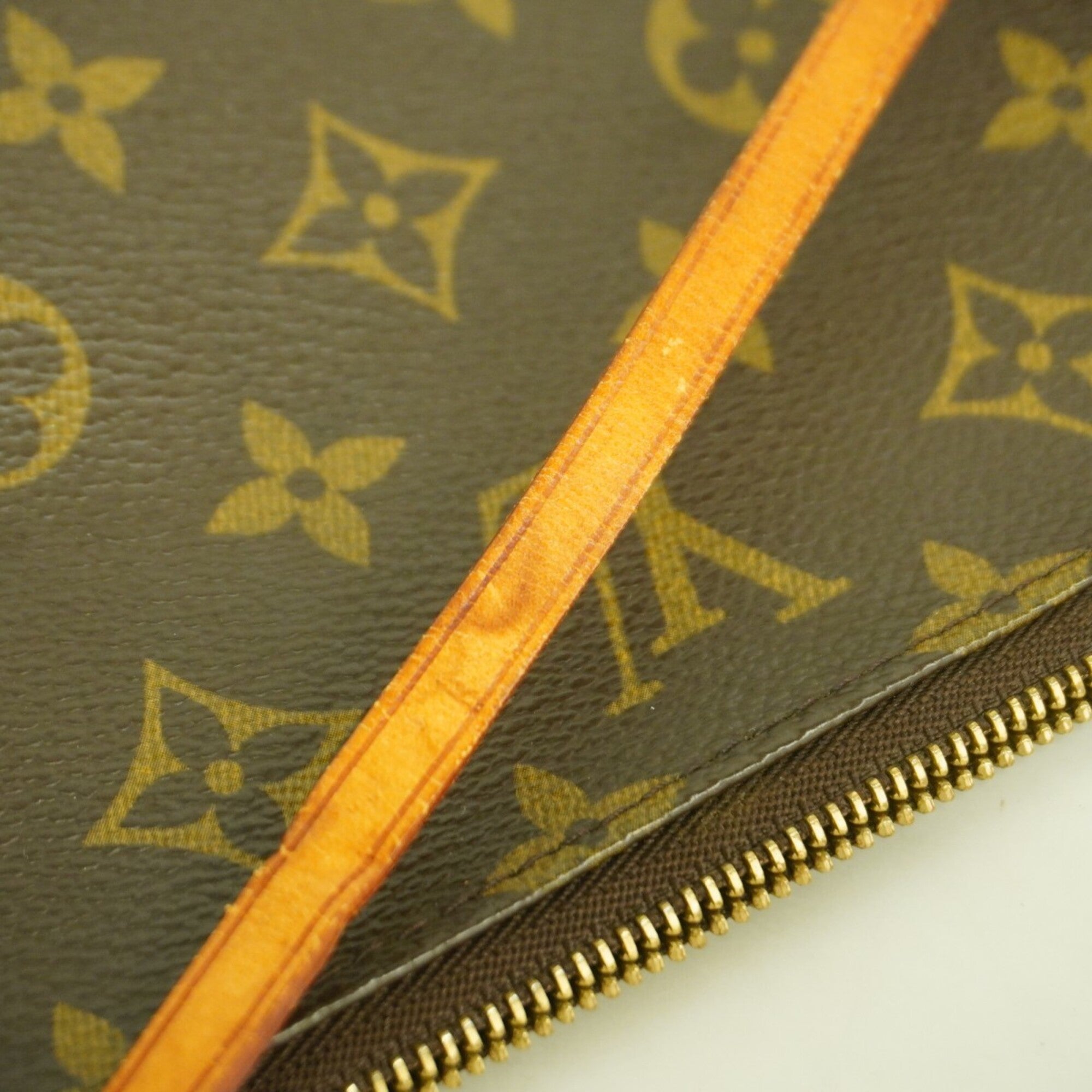 Louis Vuitton Brown Pouch (Pre-Owned)