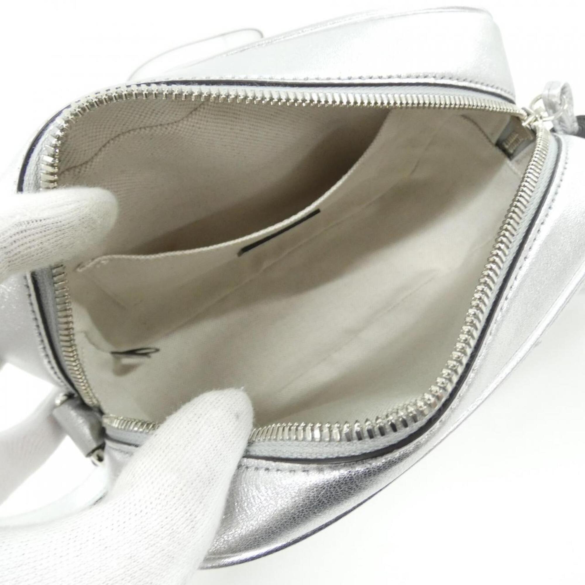 Gucci Metallic Silver Leather Shoulder Bag (Pre-Owned)