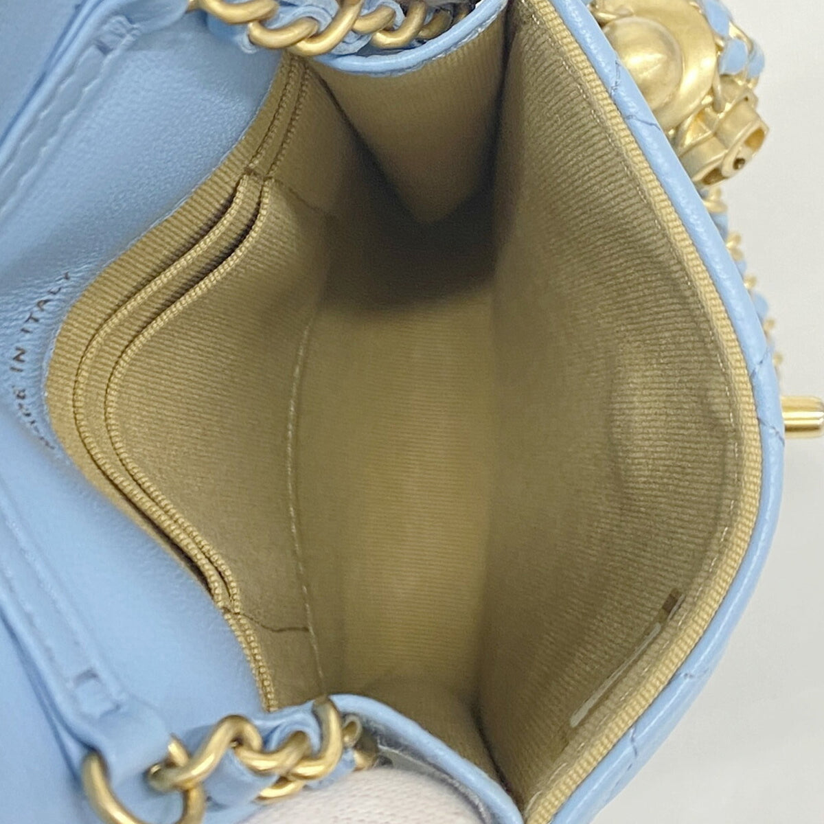 Chanel Sky Blue Leather Shoulder Bag (Pre-Owned)