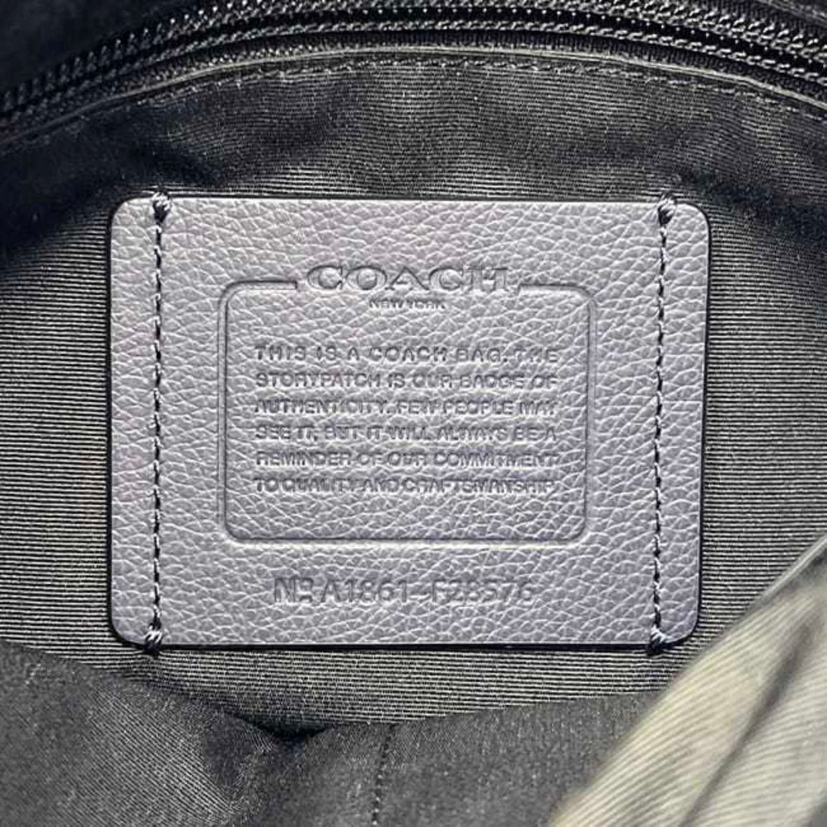 Coach Navy Leather Shoulder Bag (Pre-Owned)