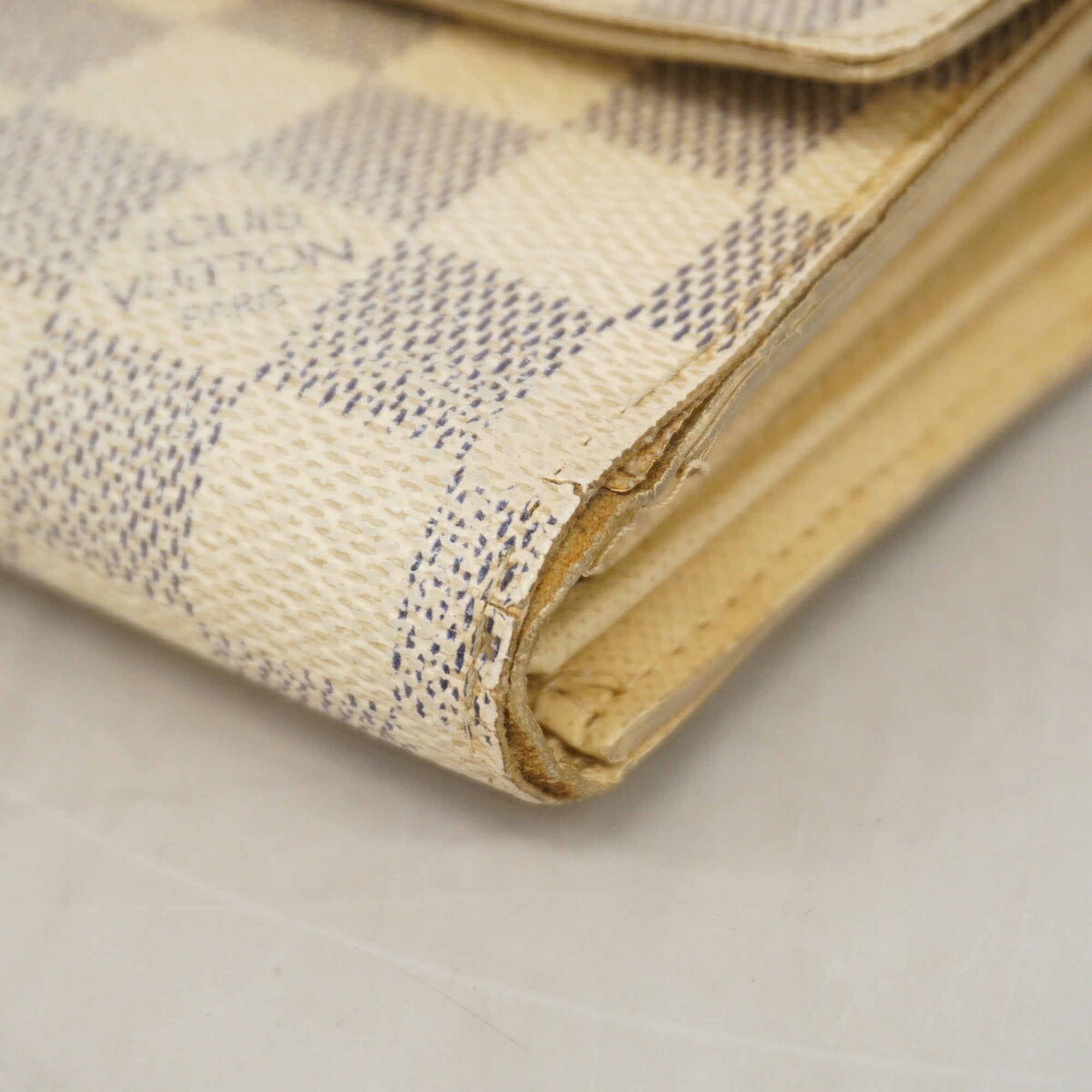 Louis Vuitton White Wallet (Tri-Fold) (Pre-Owned)