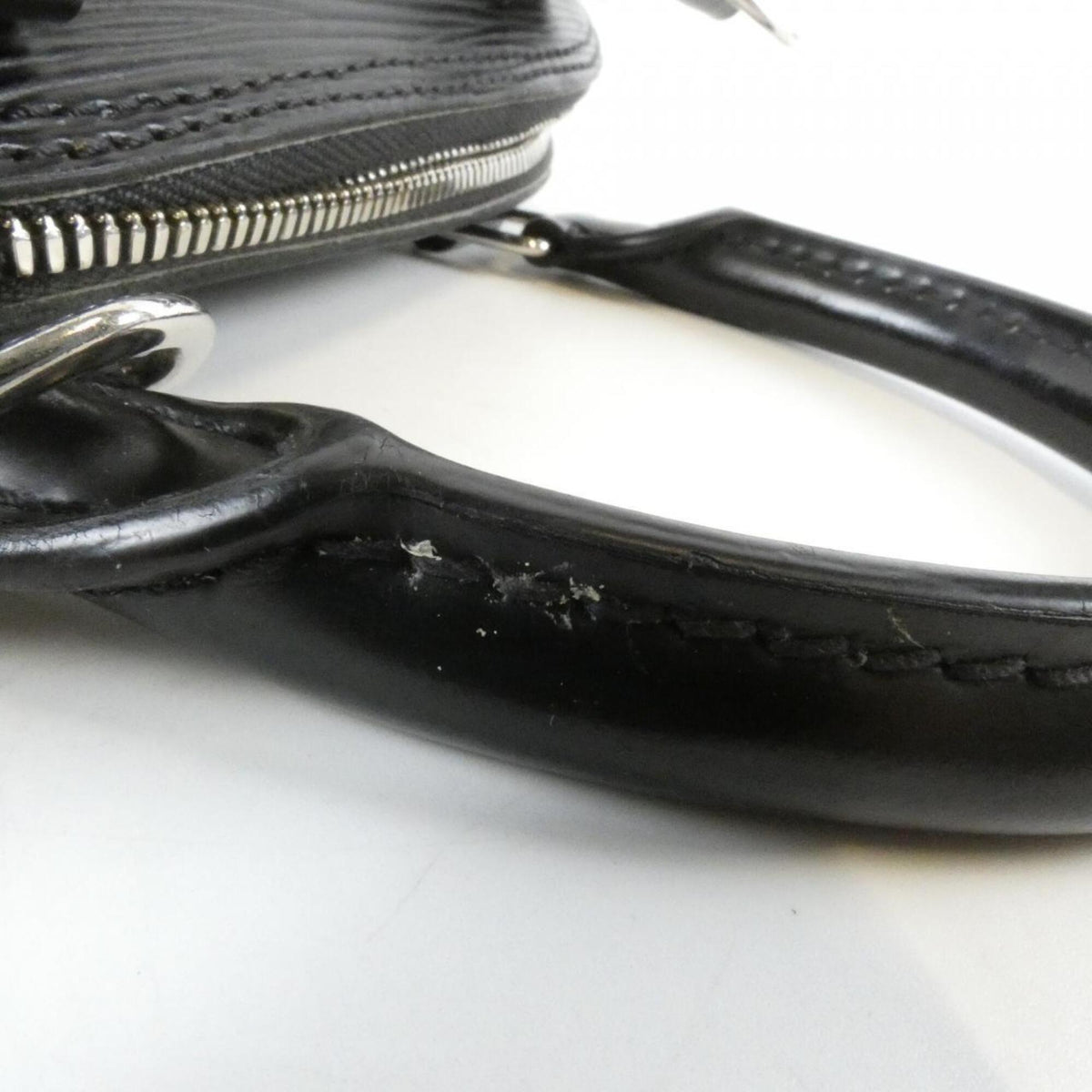 Louis Vuitton Black Leather Handbag (Pre-Owned)