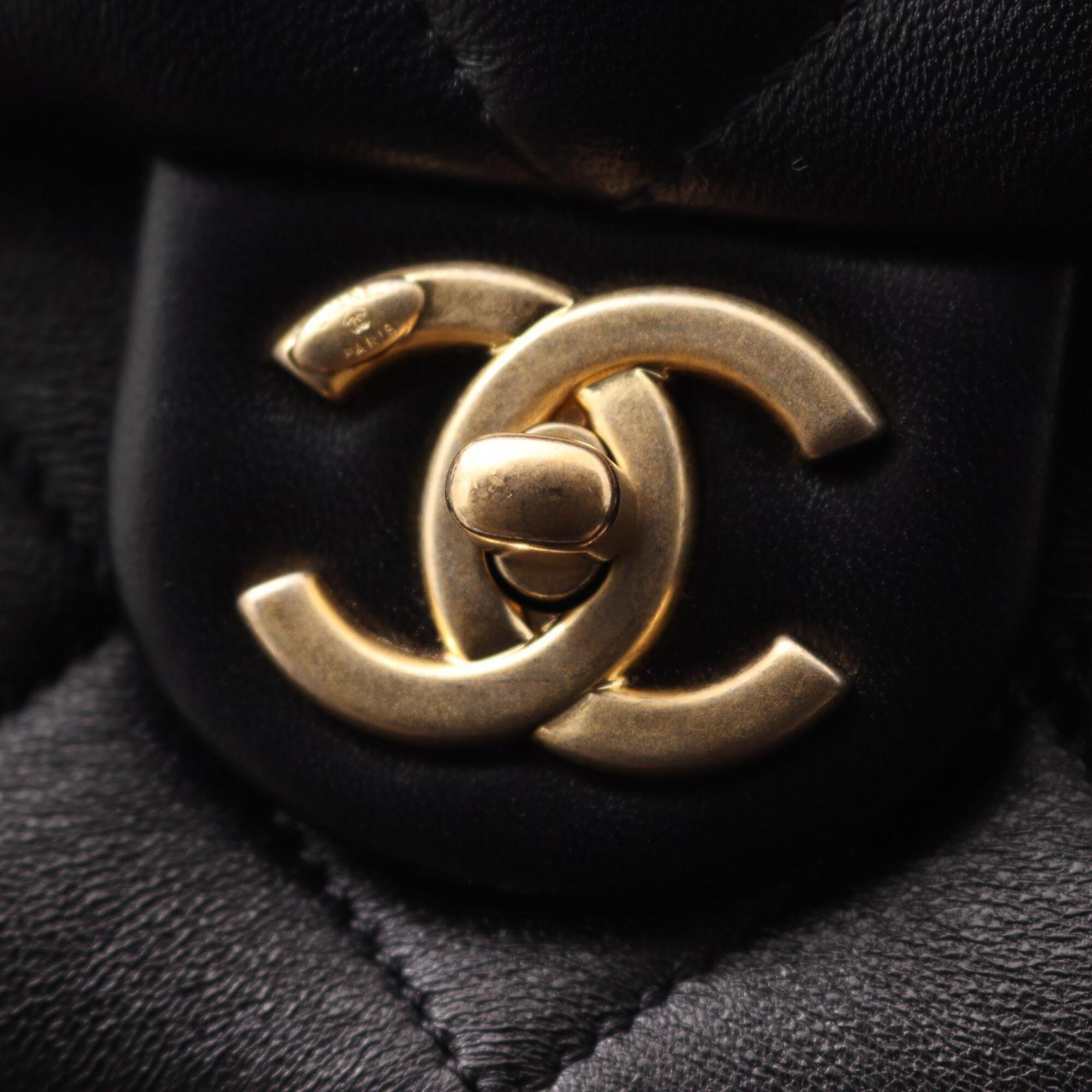 Chanel Black Leather Handbag Shoulder Bag (Pre-Owned)