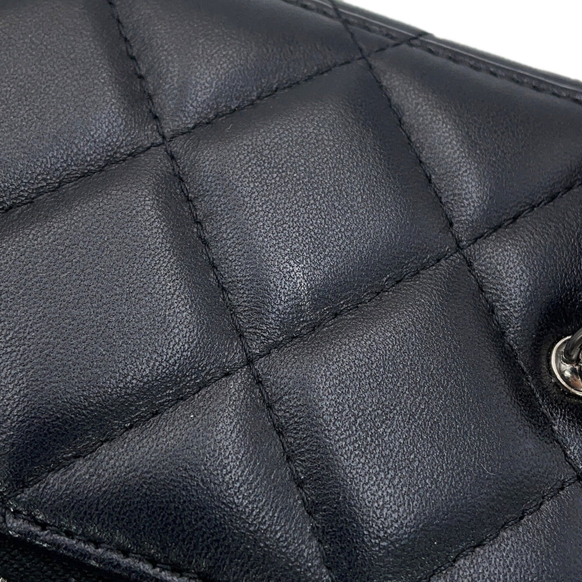 Chanel Black Quilting Handbag Shoulder Bag (Pre-Owned)