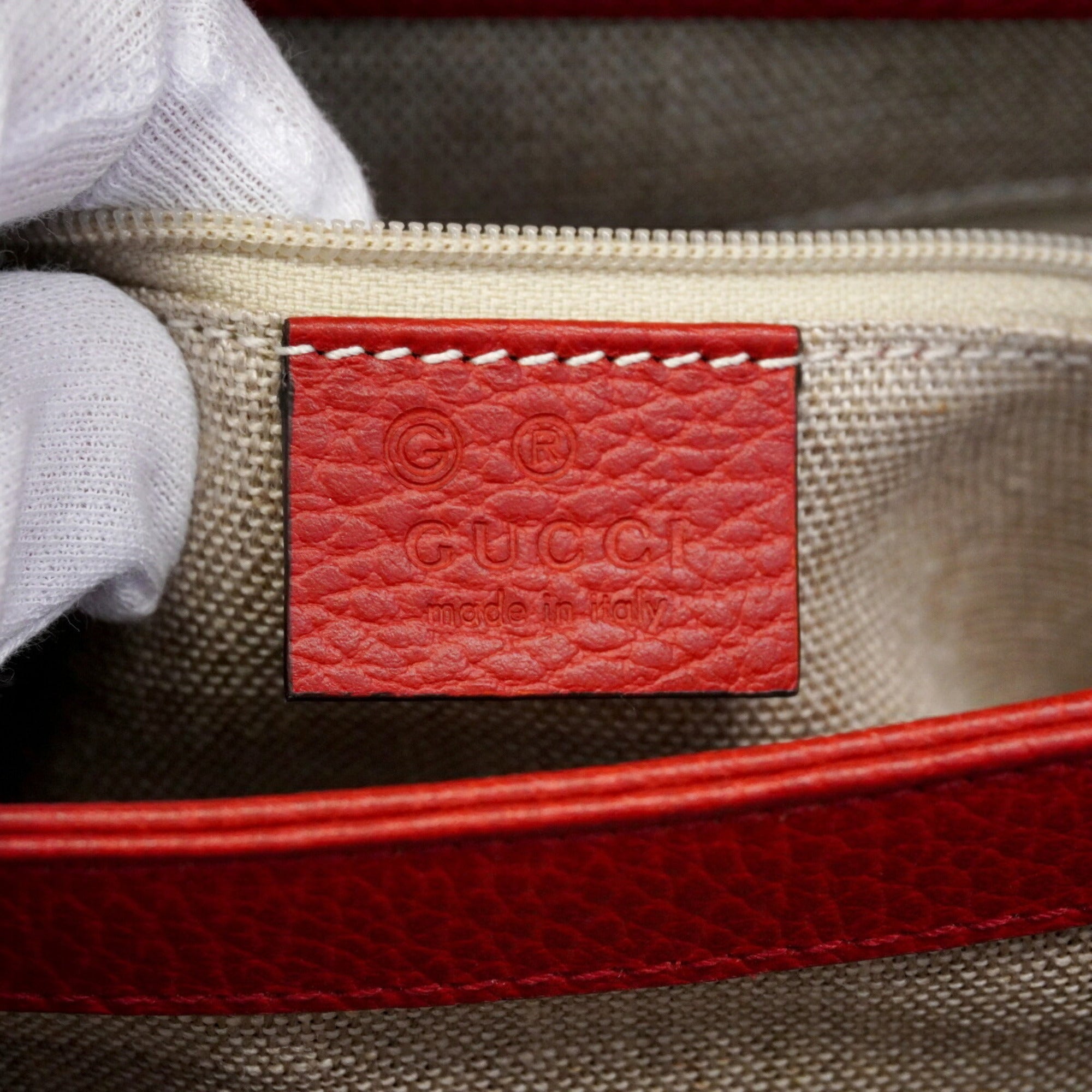 Gucci Red Color Leather Handbag (Pre-Owned)