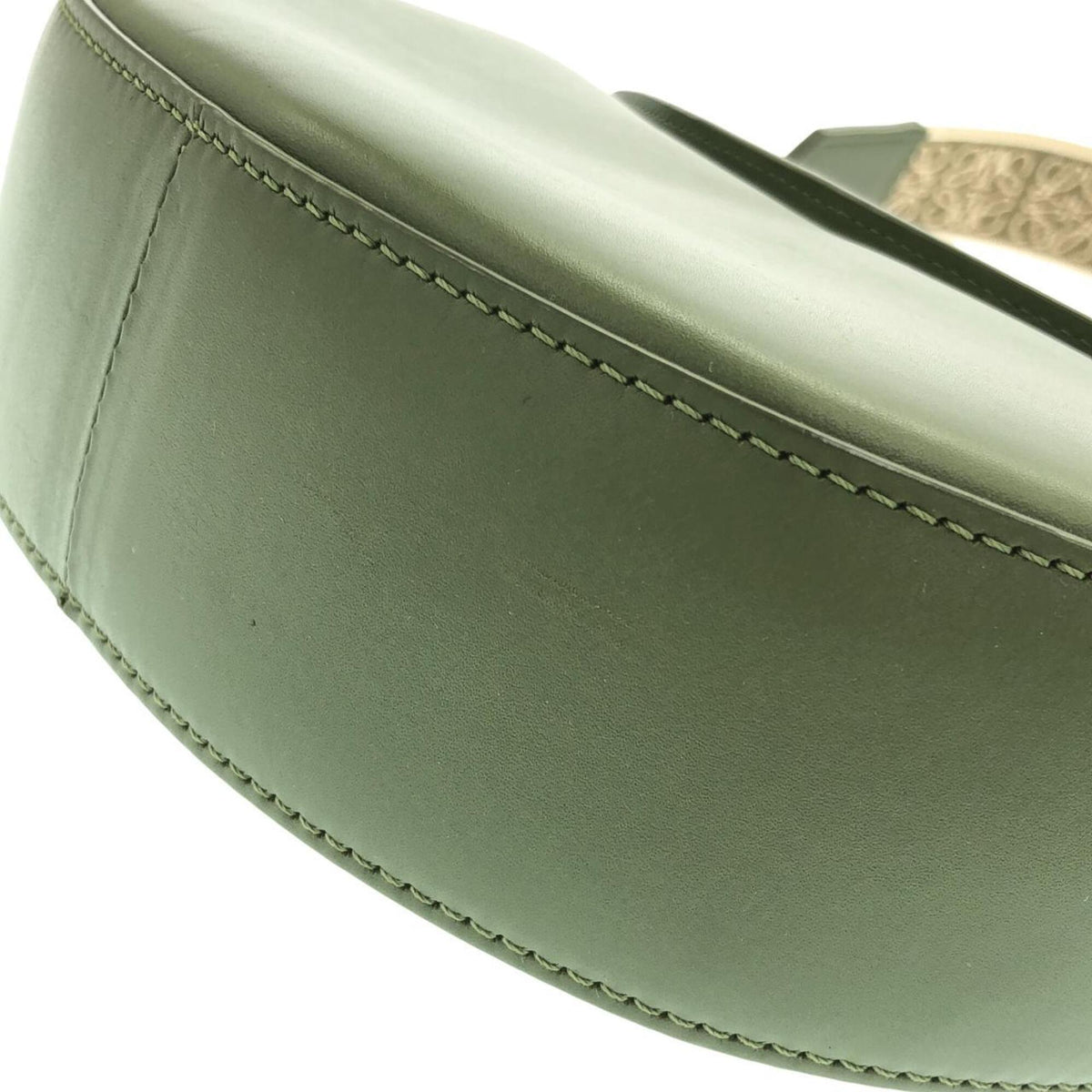 Loewe Green Leather Shoulder Bag (Pre-Owned)