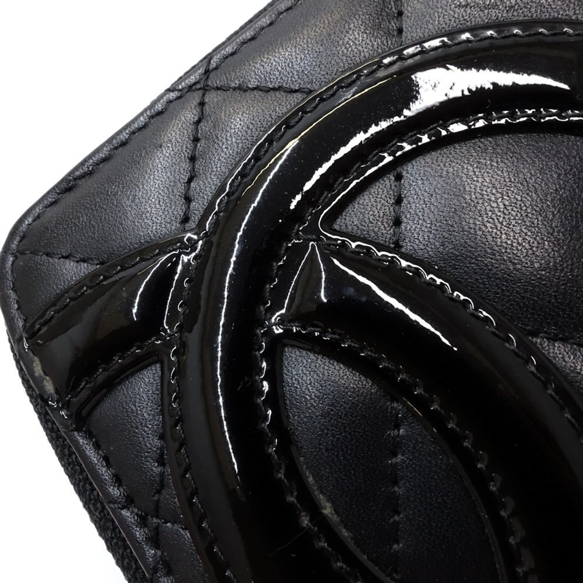 Chanel Black Leather Long Wallet (Bi-Fold) (Pre-Owned)